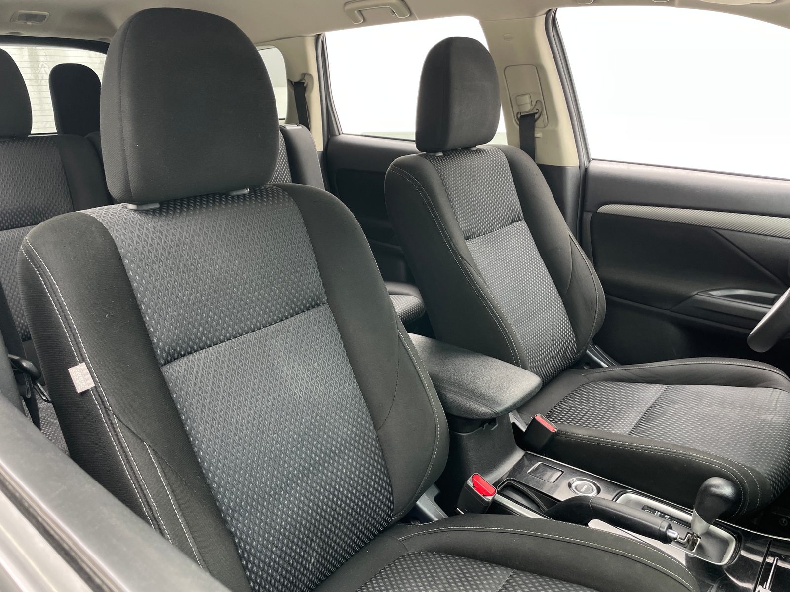 Thumbnail: 2018 Mitsubishi Outlander - 2