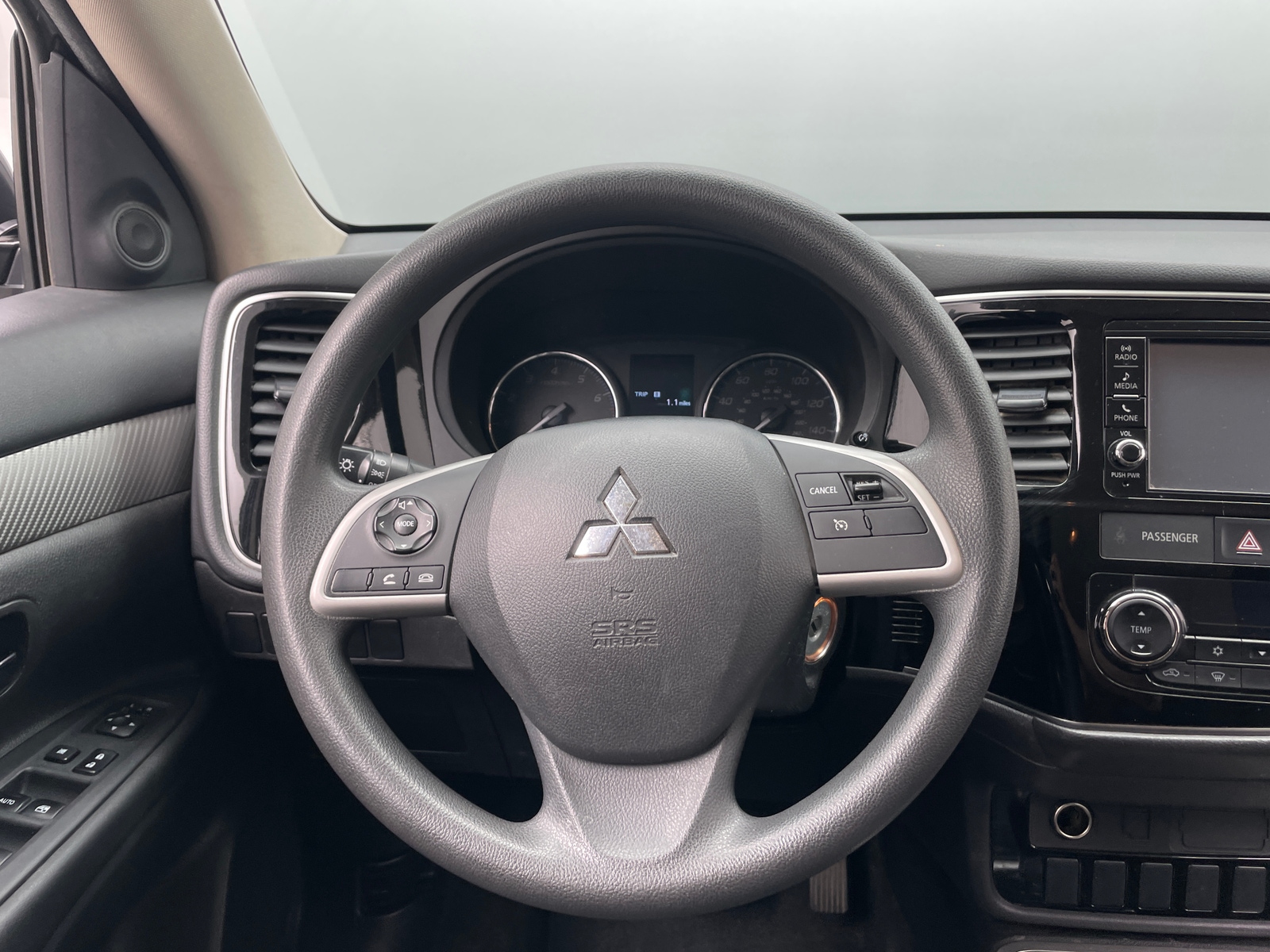 Thumbnail: 2018 Mitsubishi Outlander - 5
