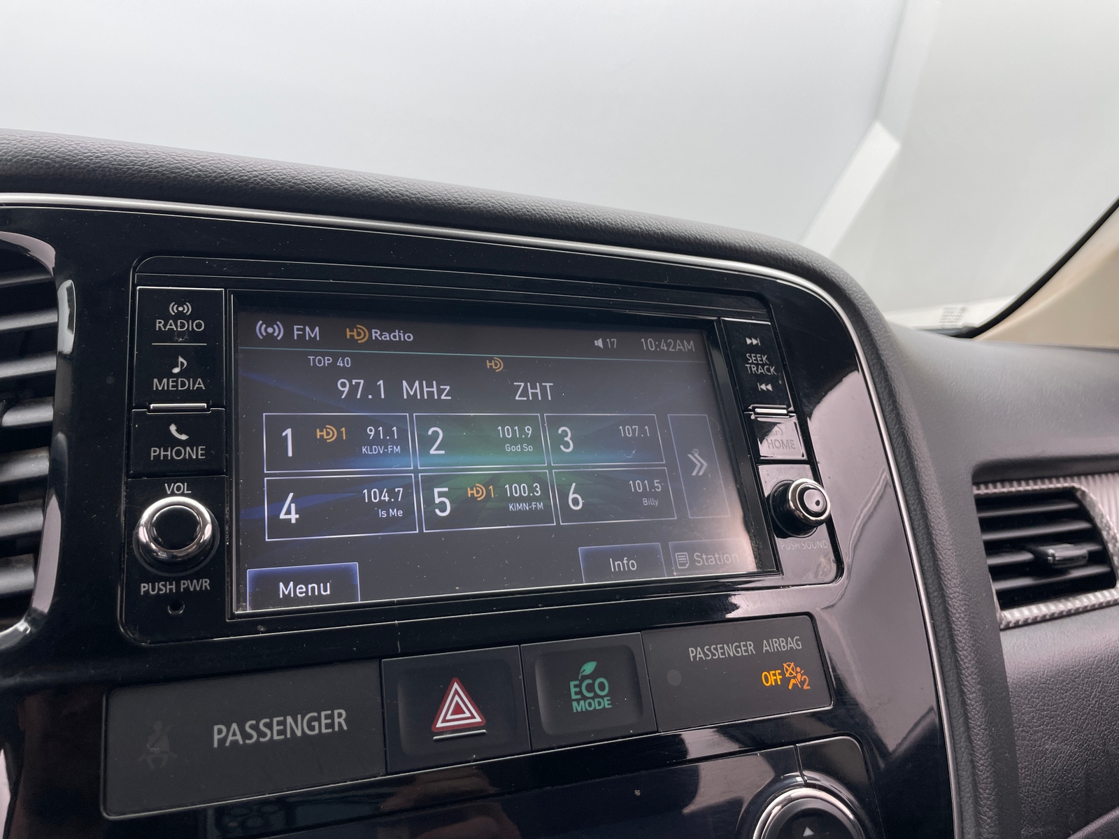 Thumbnail: 2018 Mitsubishi Outlander - 4