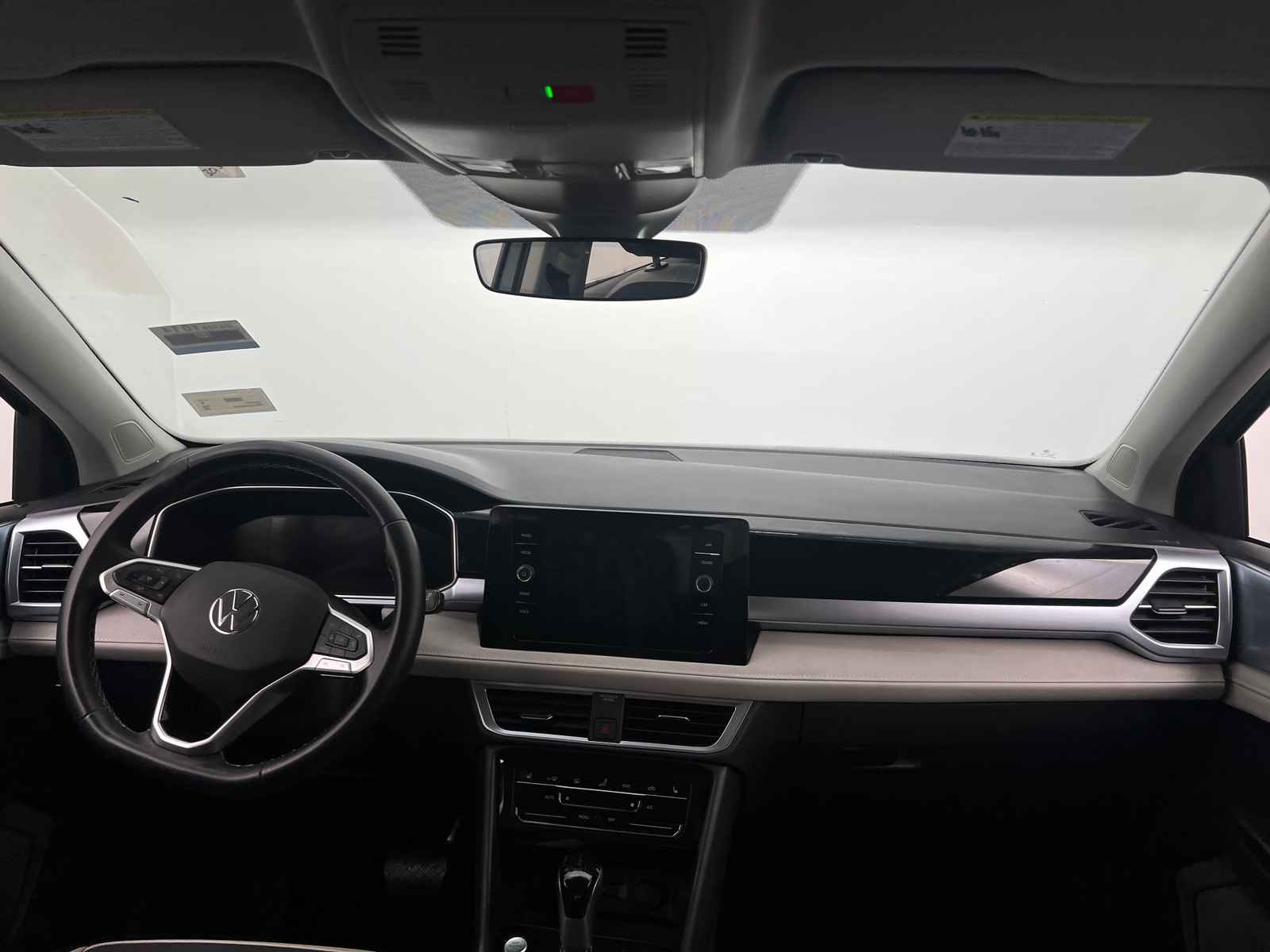 Thumbnail: 2025 Volkswagen Taos - 2