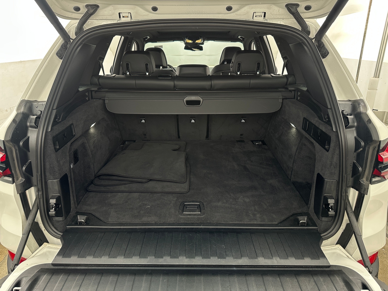 Thumbnail: 2025 BMW X5 - 6
