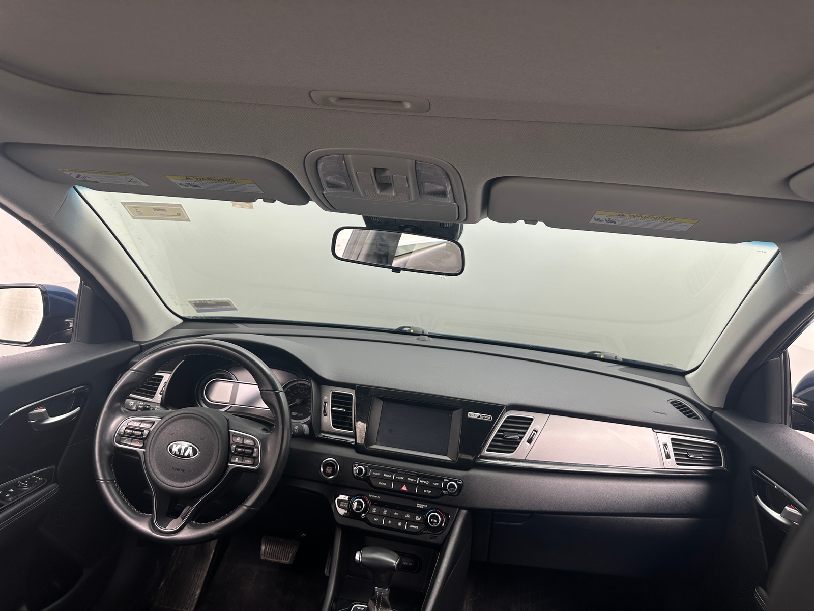 Thumbnail: 2017 Kia Niro - 3