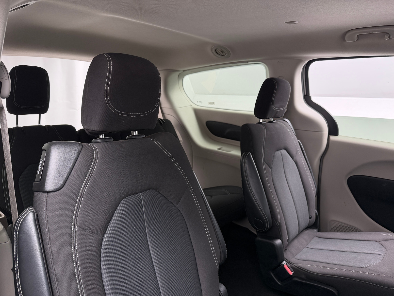 Thumbnail: 2023 Chrysler Voyager - 6