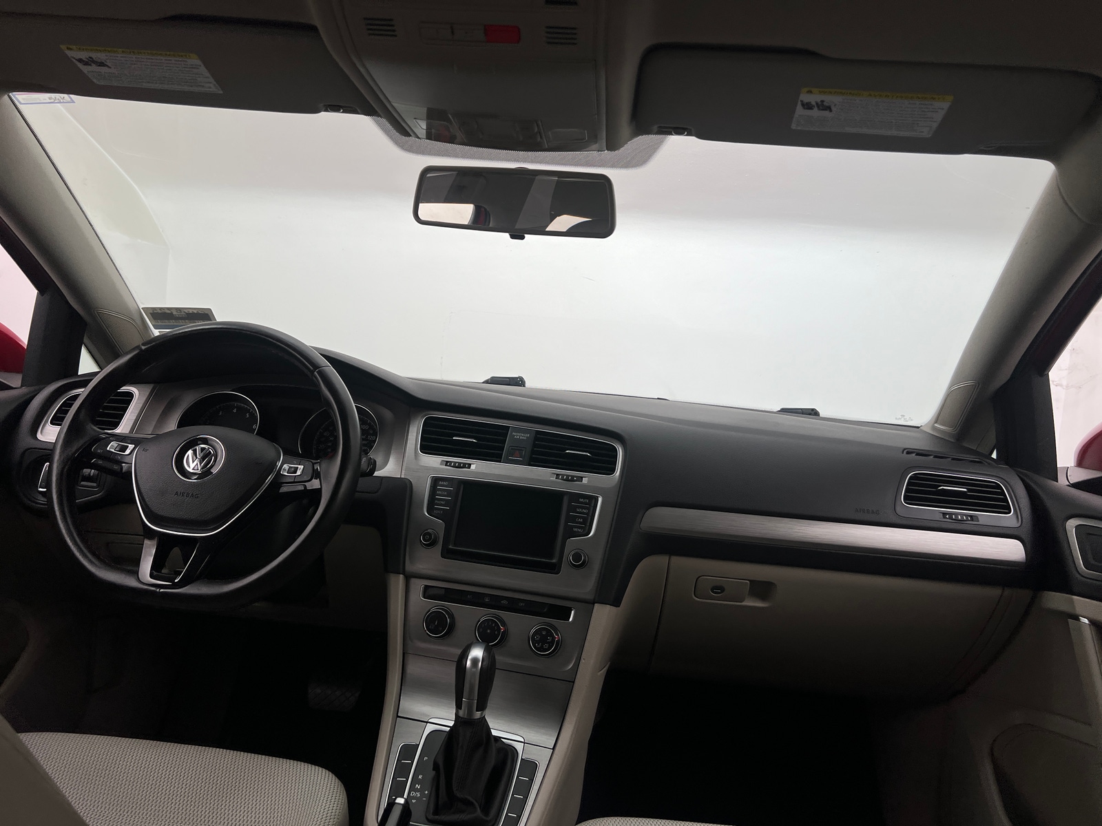 Thumbnail: 2016 Volkswagen e-Golf - 3