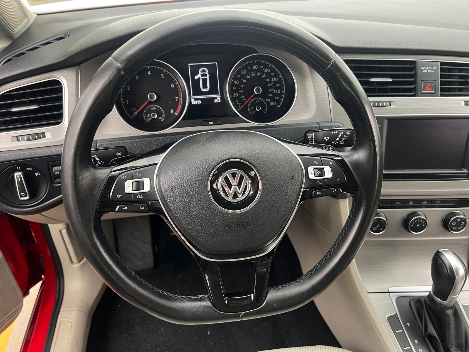 Thumbnail: 2016 Volkswagen e-Golf - 5