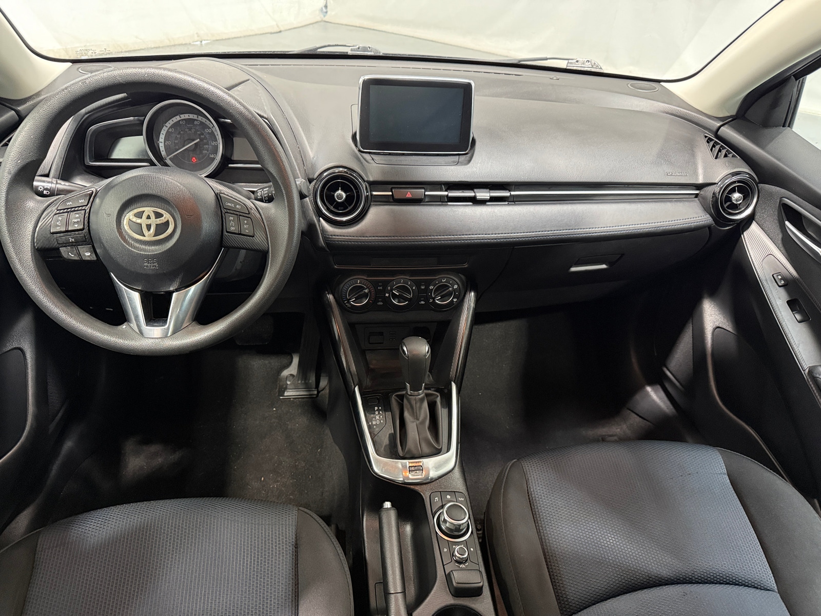 Thumbnail: 2017 Toyota Yaris iA - 3