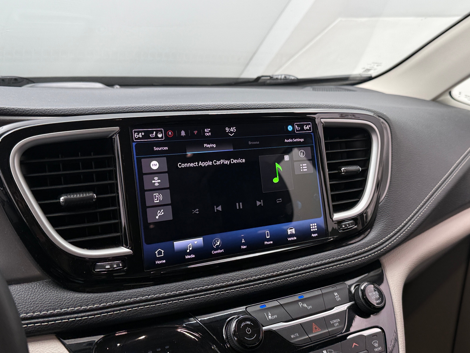 Thumbnail: 2024 Chrysler Pacifica - 3