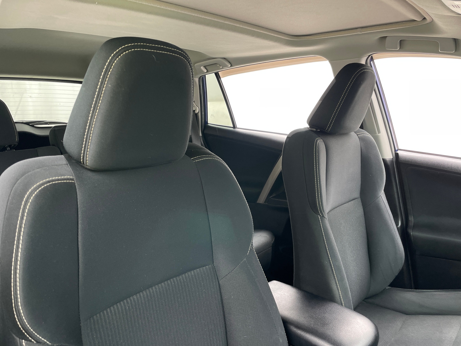 Thumbnail: 2015 Toyota RAV4 - 2