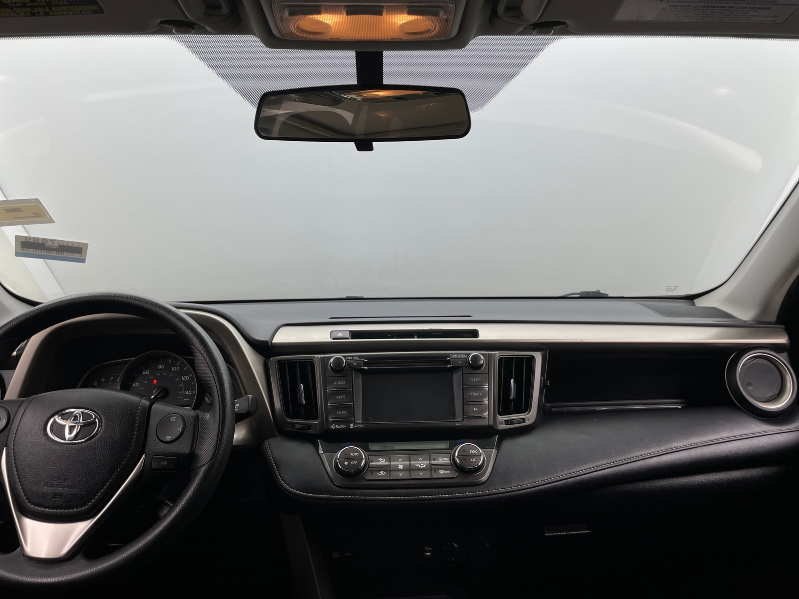 Thumbnail: 2015 Toyota RAV4 - 3