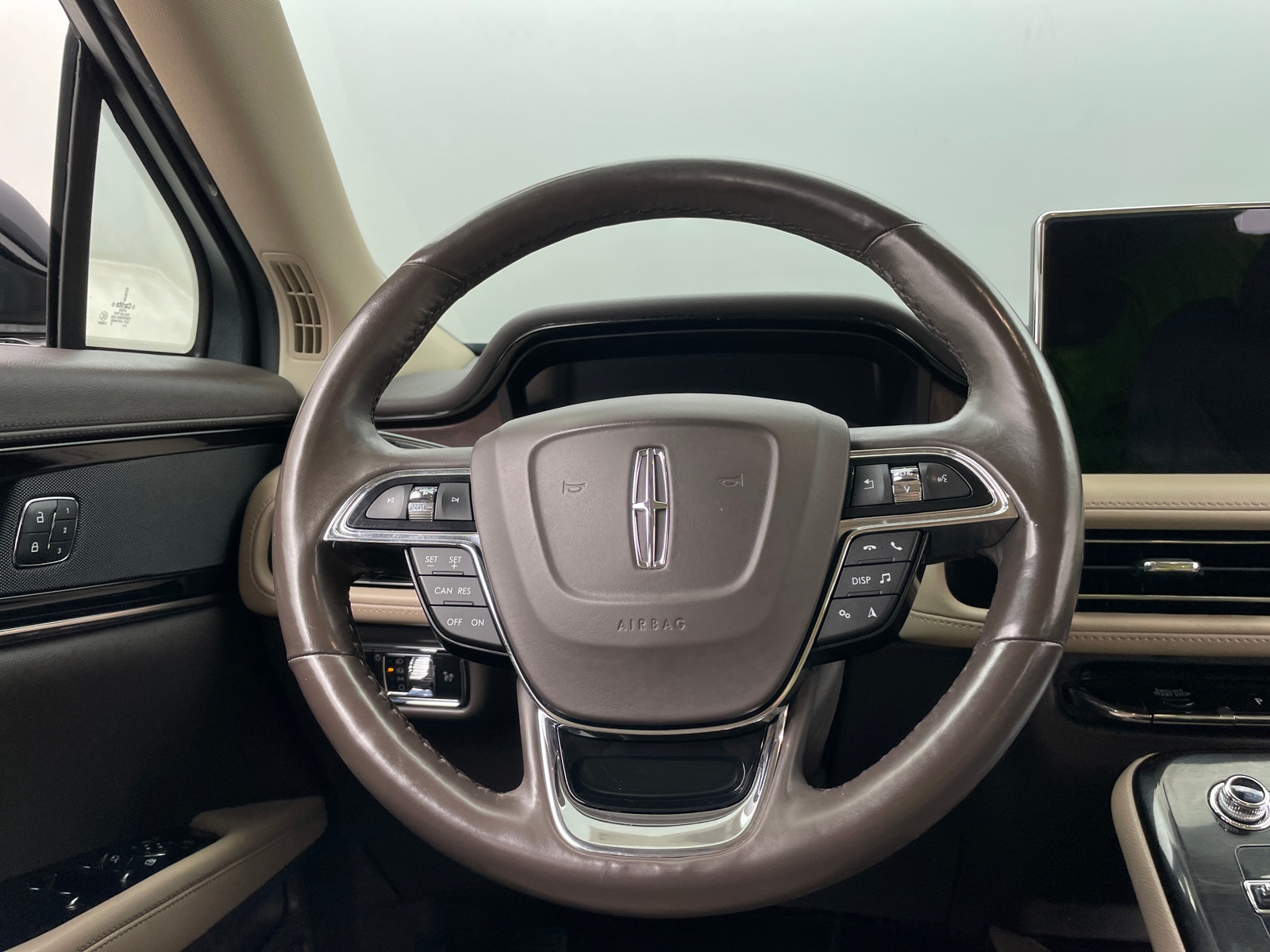 Thumbnail: 2023 Lincoln Nautilus - 4