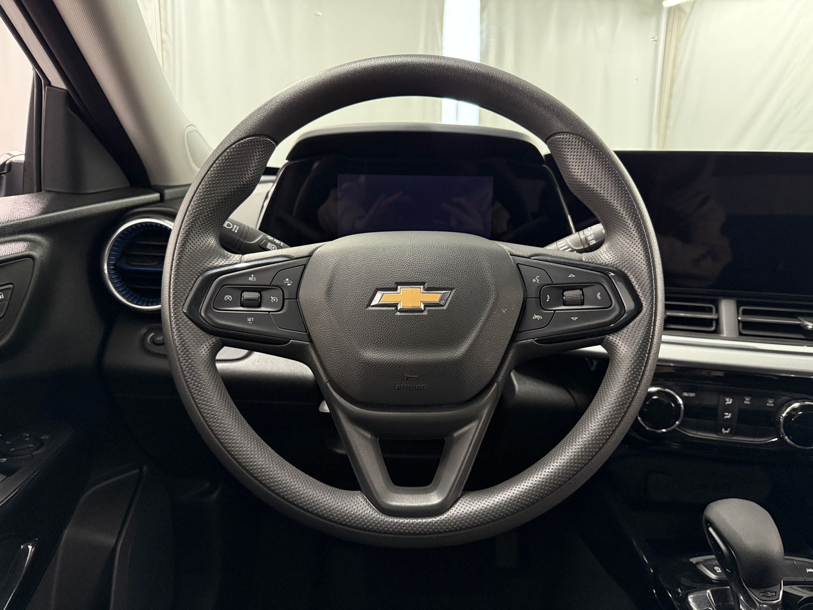 Thumbnail: 2025 Chevrolet Trax - 5