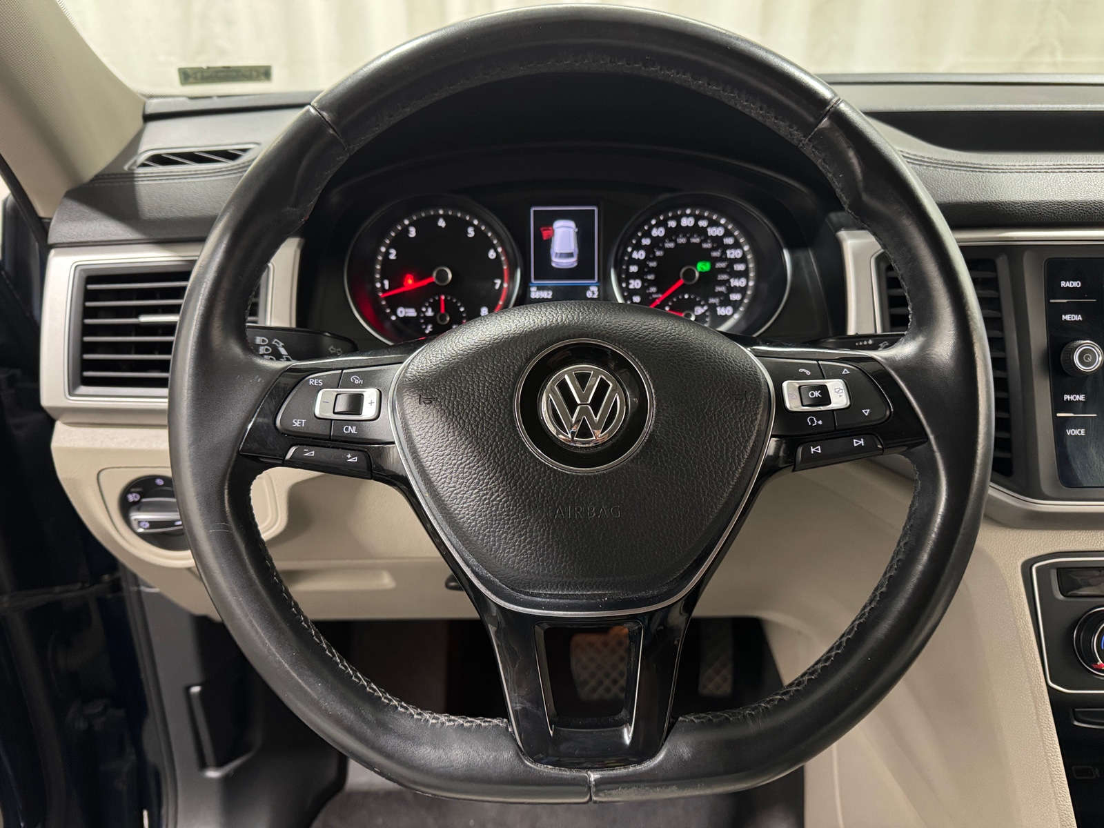 Thumbnail: 2018 Volkswagen Atlas - 4