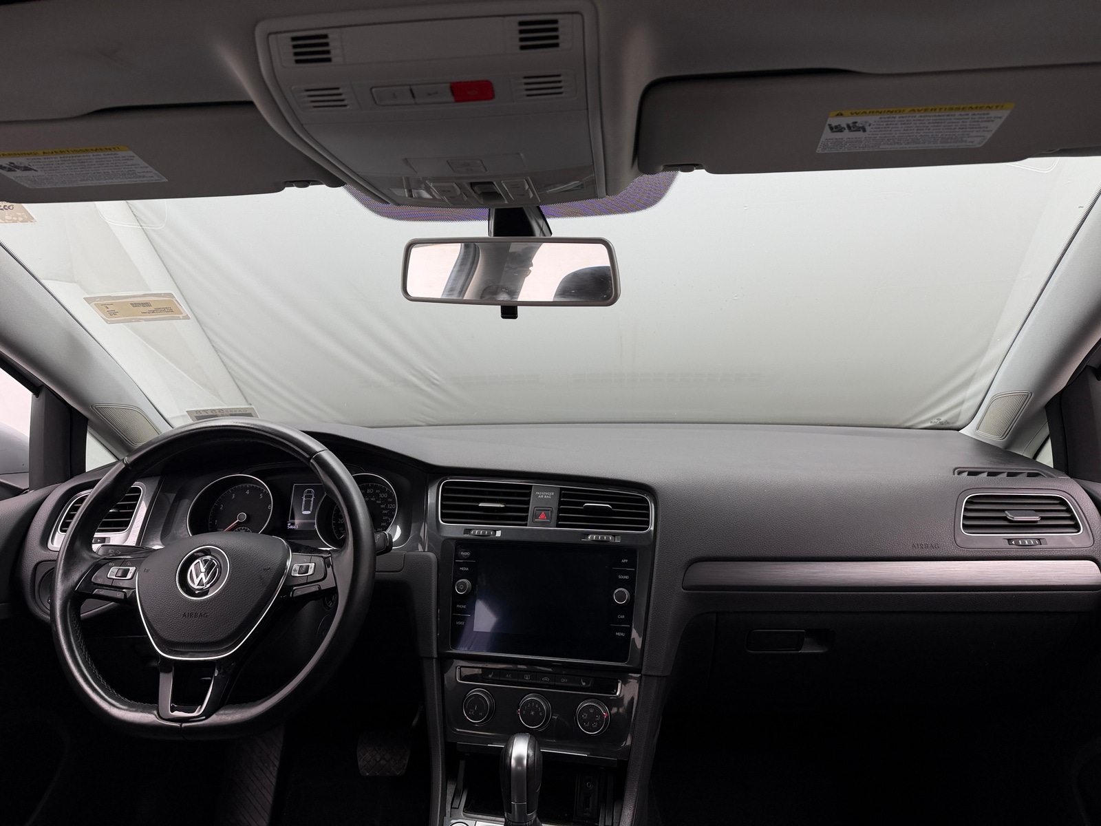 Thumbnail: 2018 Volkswagen e-Golf - 3