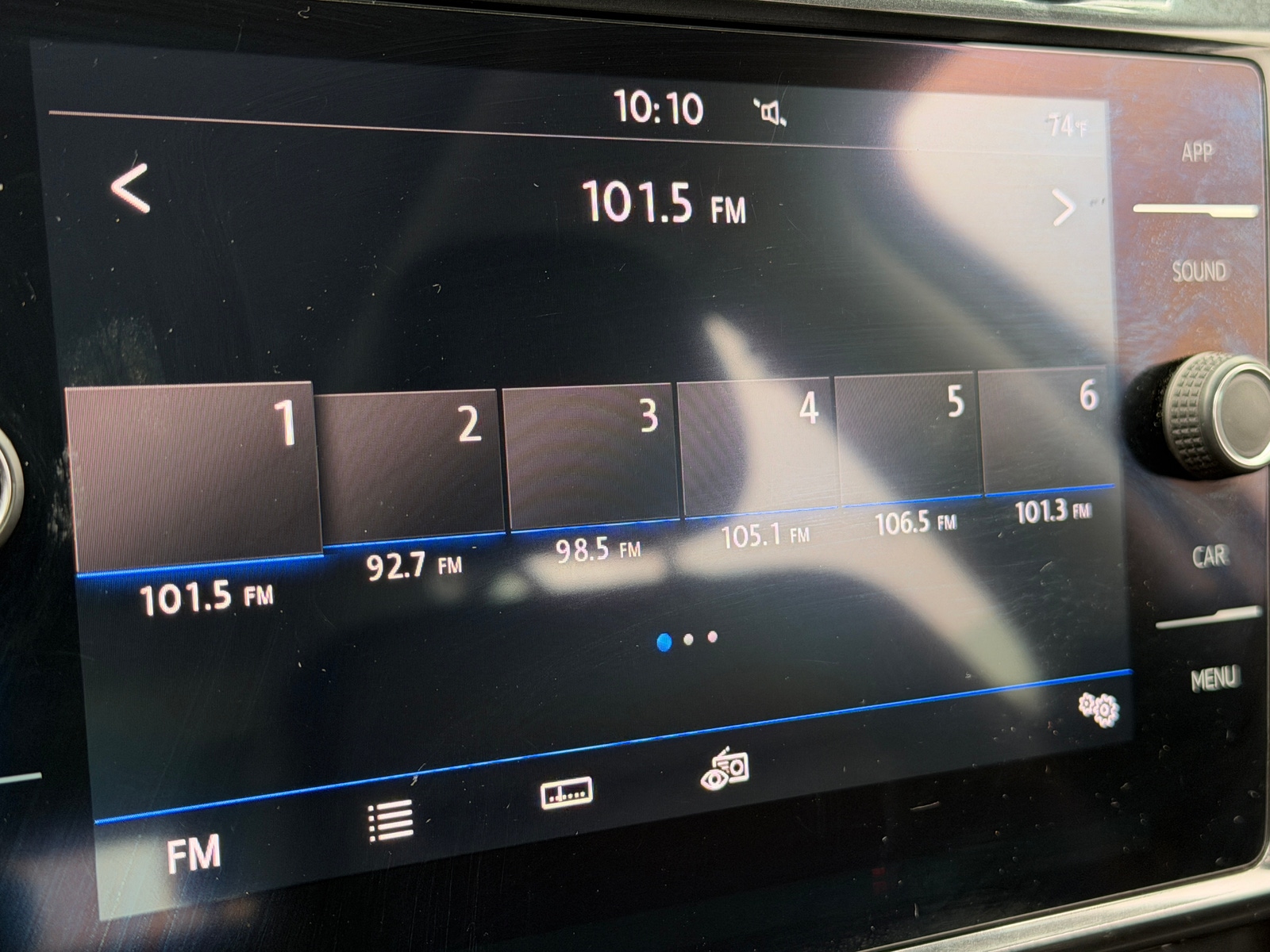 Thumbnail: 2018 Volkswagen e-Golf - 4