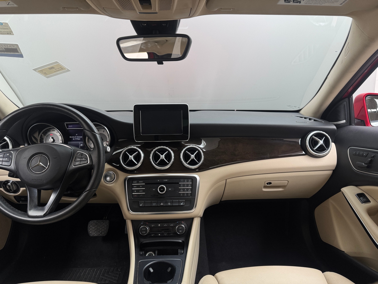Thumbnail: 2017 Mercedes-Benz GLA - 2