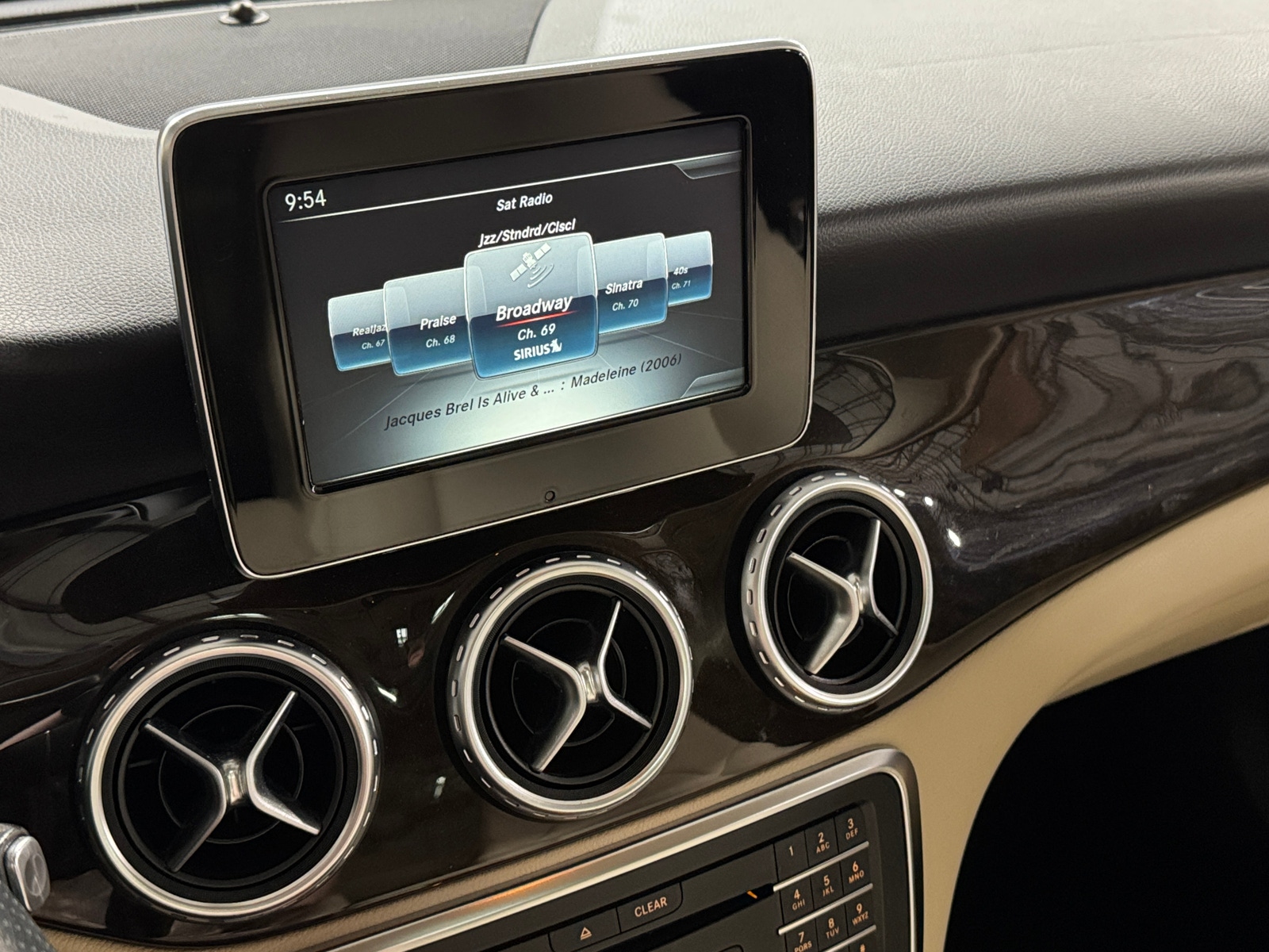 Thumbnail: 2017 Mercedes-Benz GLA - 3