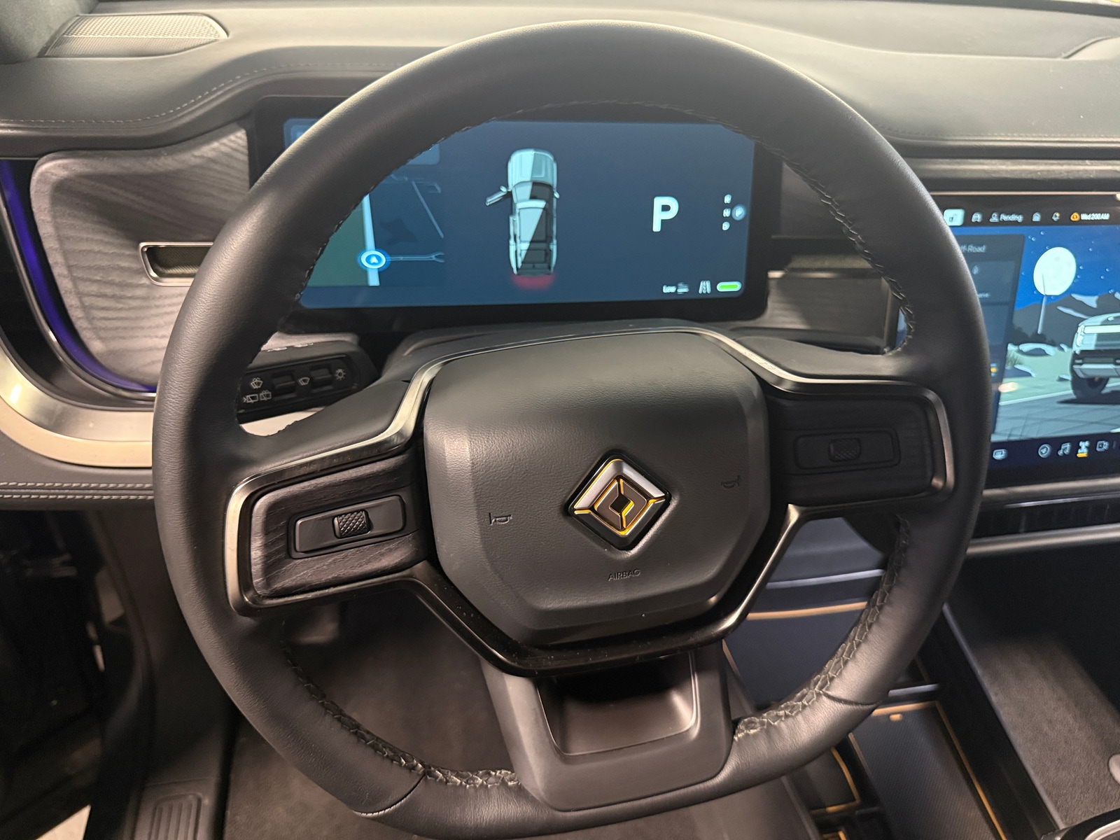 Thumbnail: 2024 Rivian R1S - 4