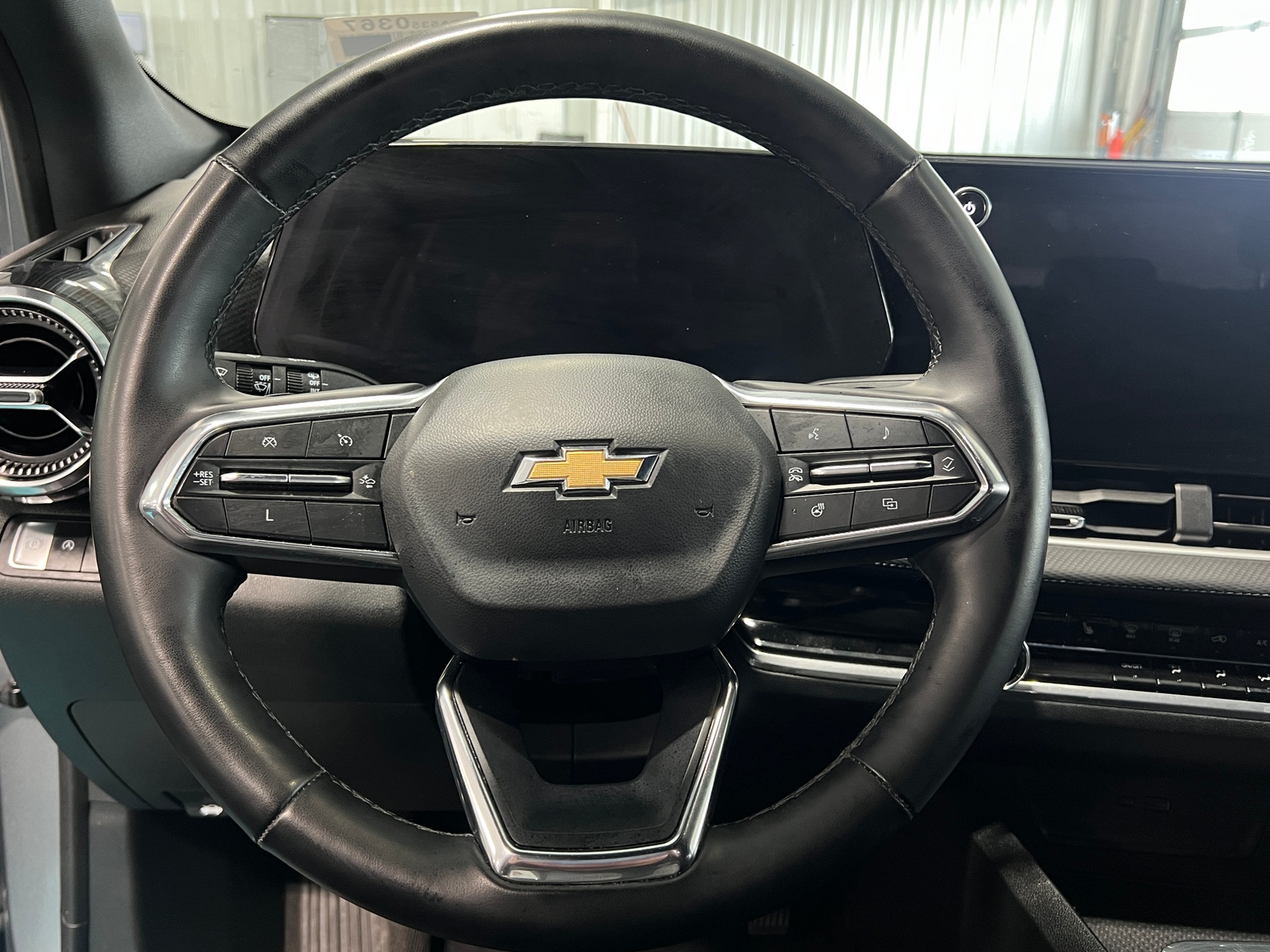 Thumbnail: 2025 Chevrolet Equinox - 5