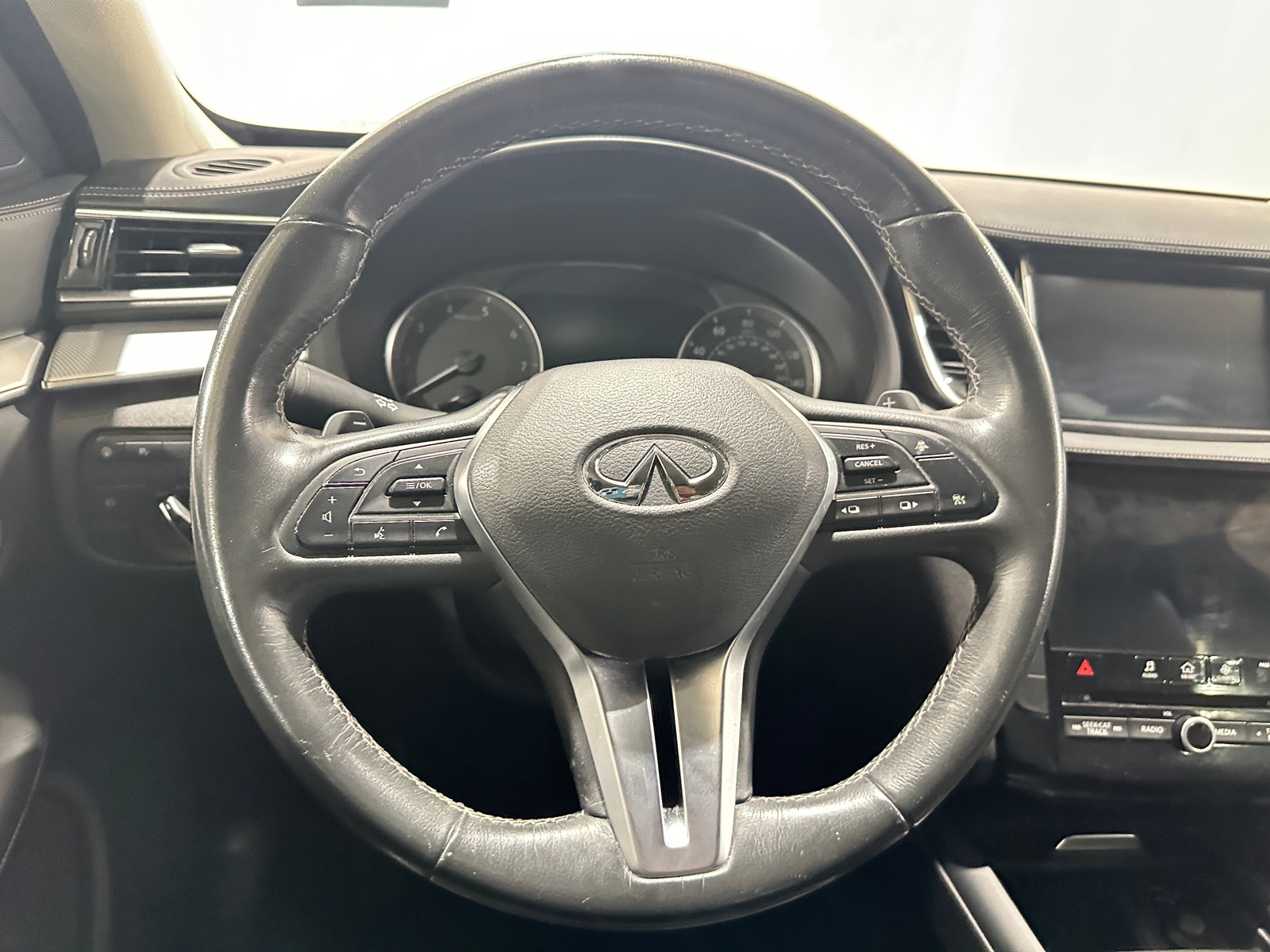 Thumbnail: 2019 INFINITI QX50 - 4