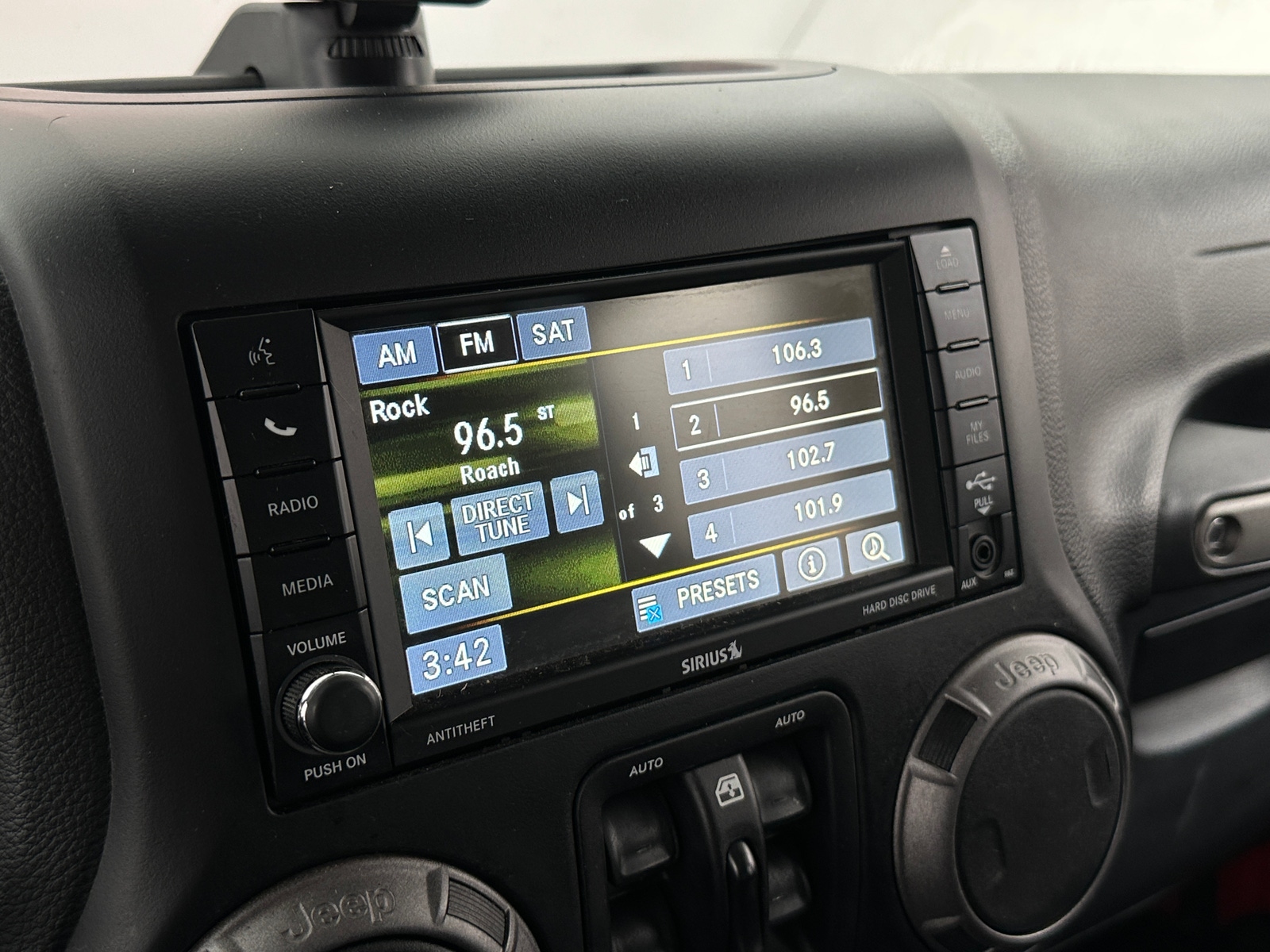 Thumbnail: 2017 Jeep Wrangler - 4