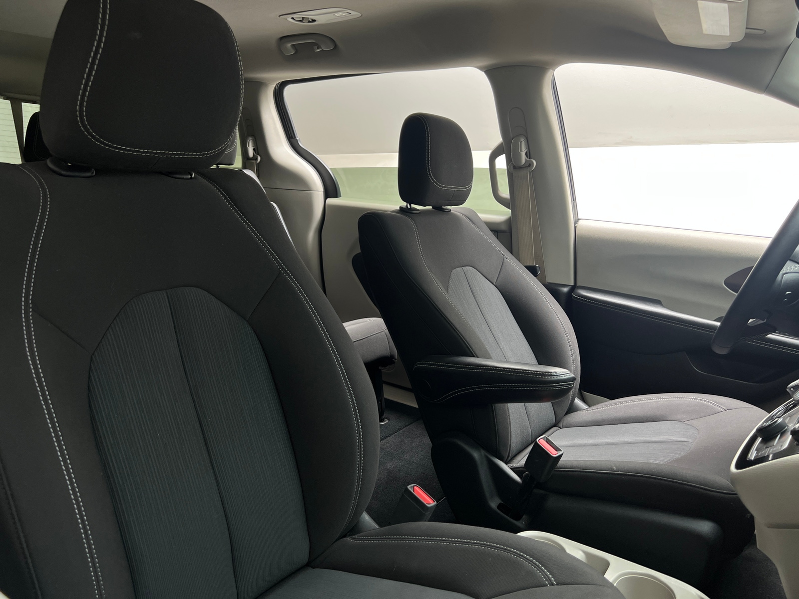 Thumbnail: 2023 Chrysler Voyager - 2