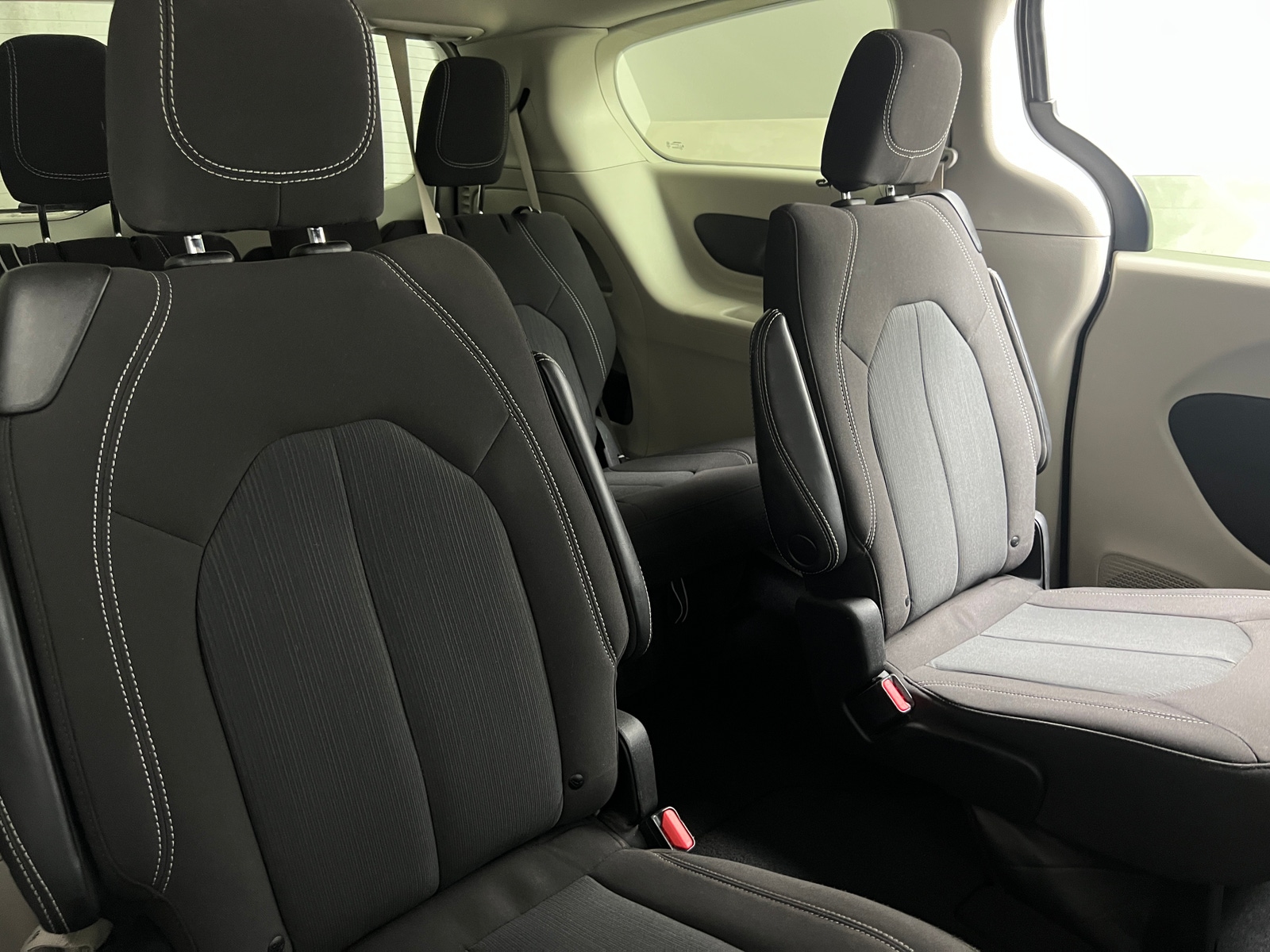 Thumbnail: 2023 Chrysler Voyager - 6