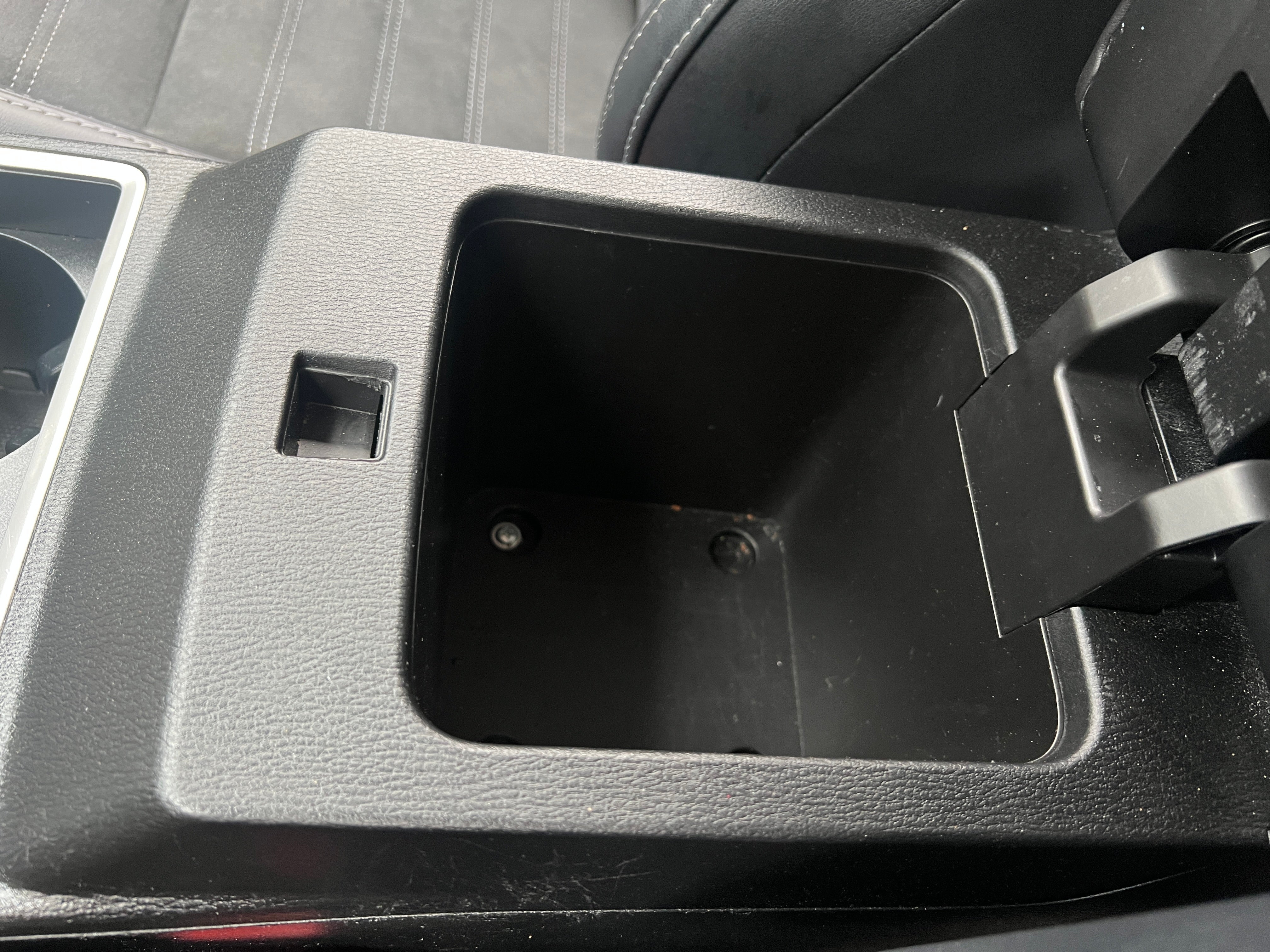 2024 Mitsubishi Outlander SE - Photo 16