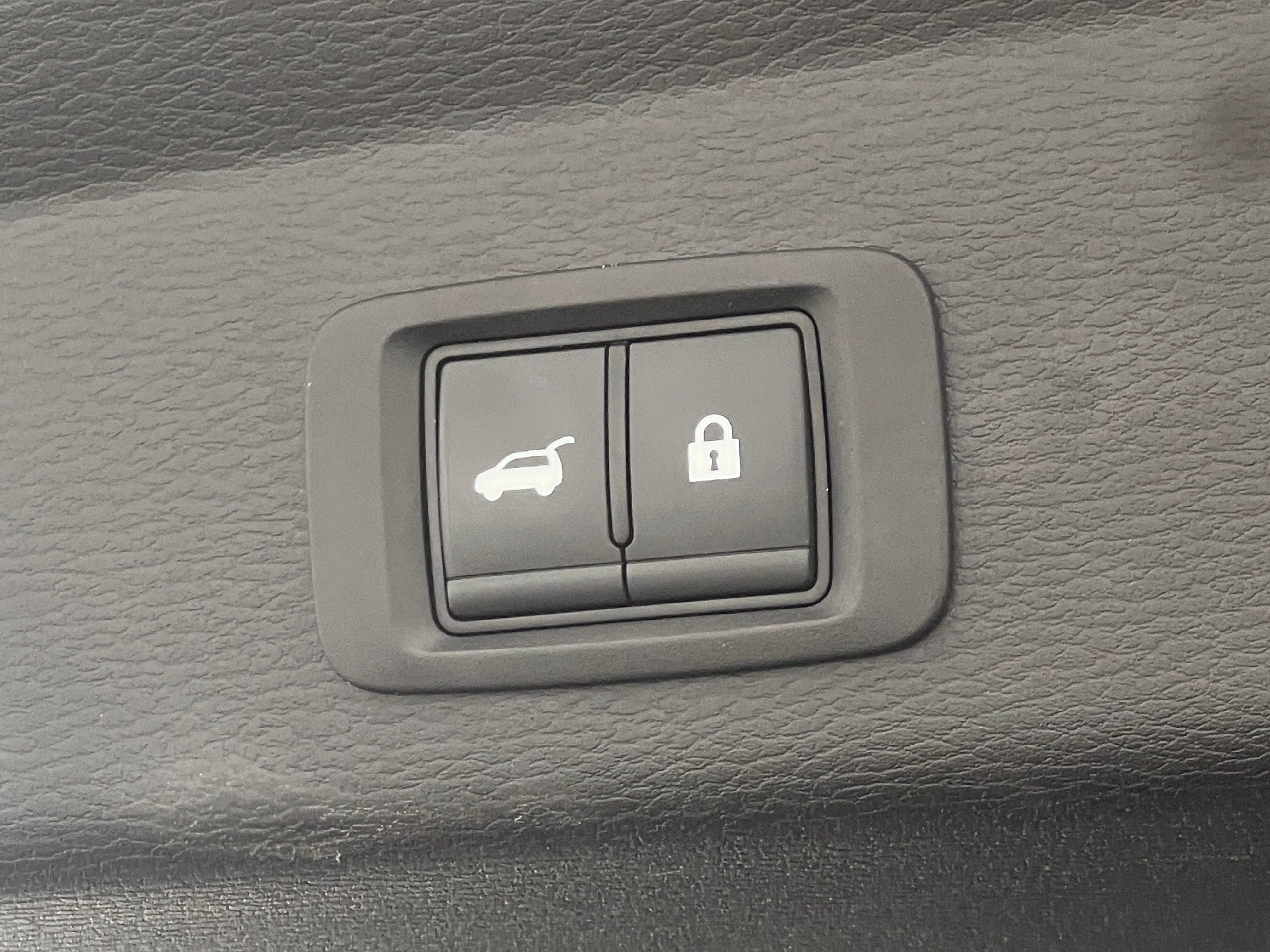 2024 Mitsubishi Outlander SE - Photo 17