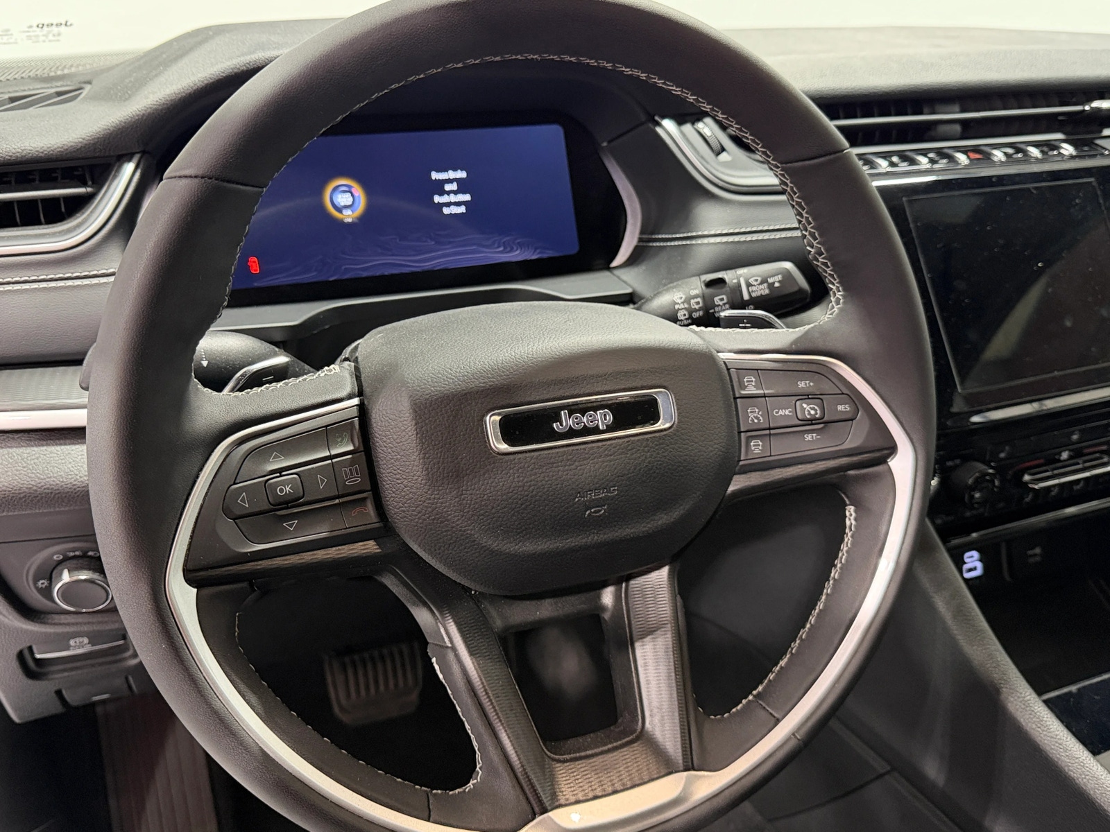 Thumbnail: 2024 Jeep Grand Cherokee L - 4