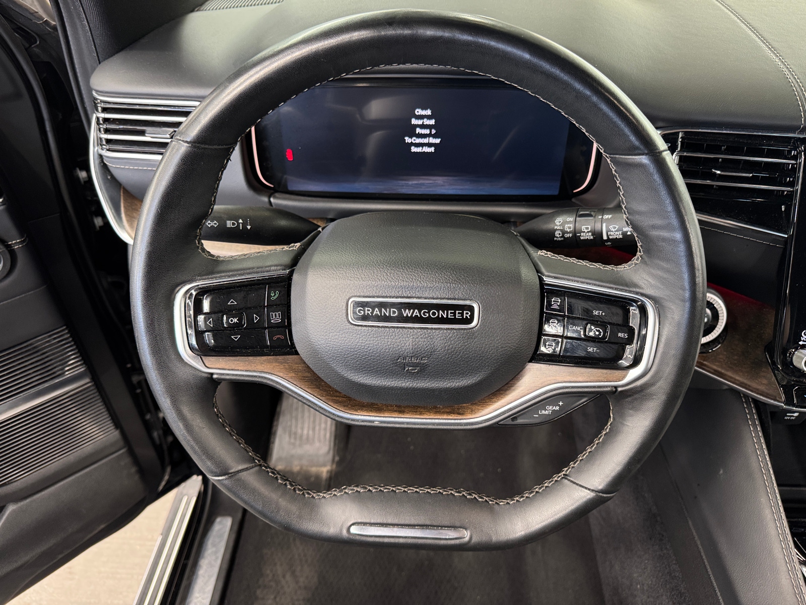 Thumbnail: 2024 Jeep Grand Wagoneer L - 4