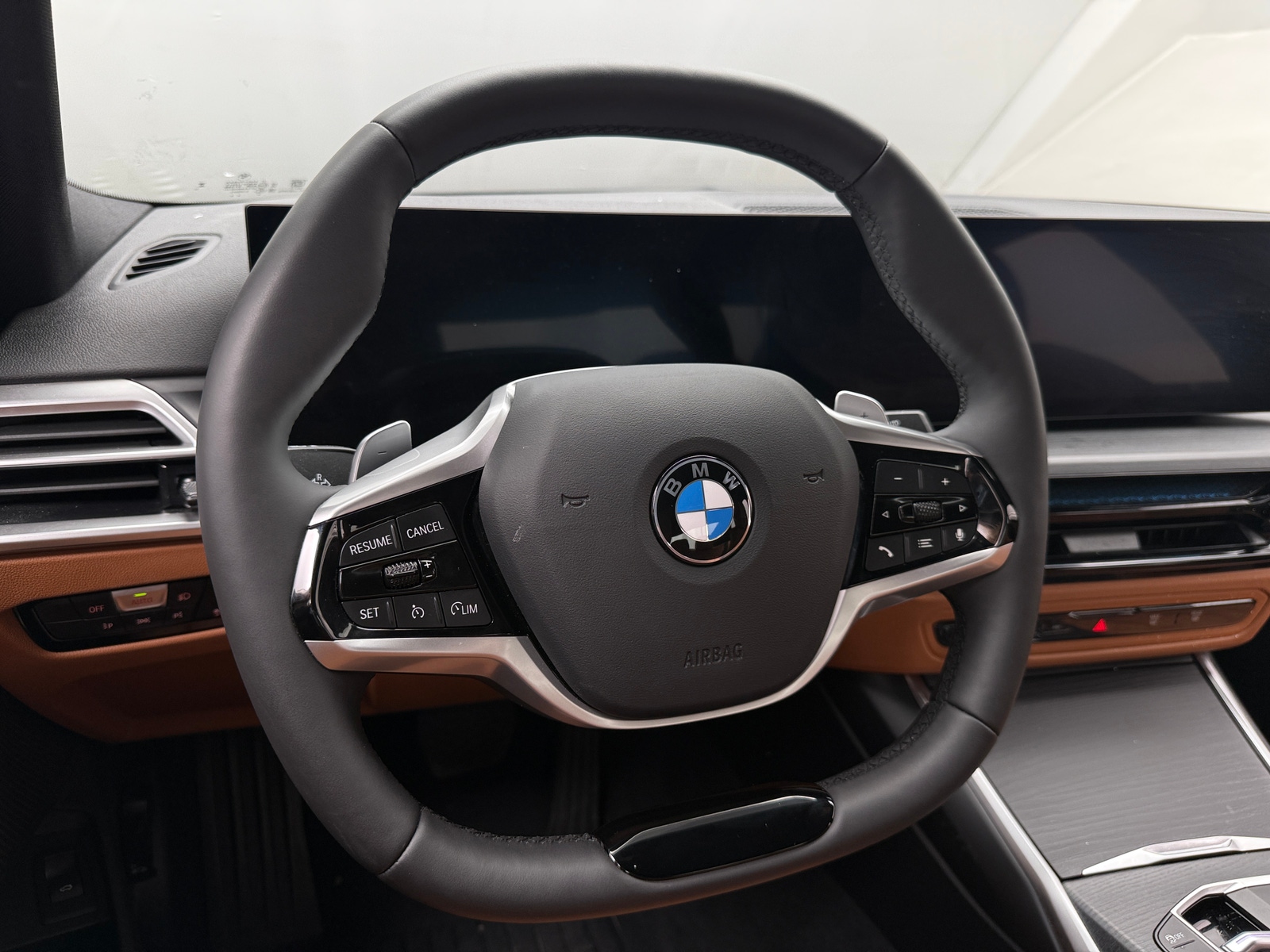 Thumbnail: 2025 BMW 3 Series - 4