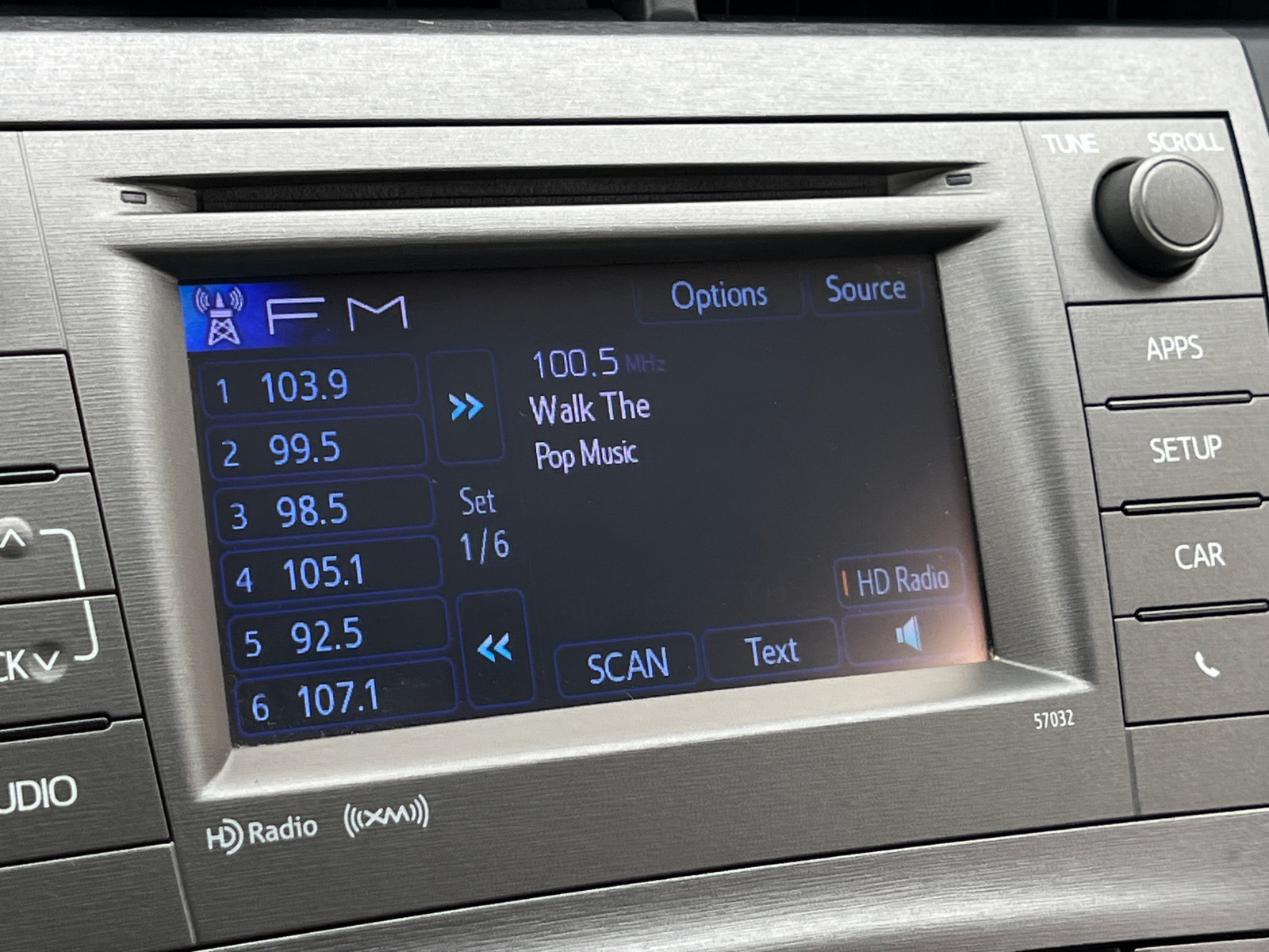 Thumbnail: 2015 Toyota Prius - 4