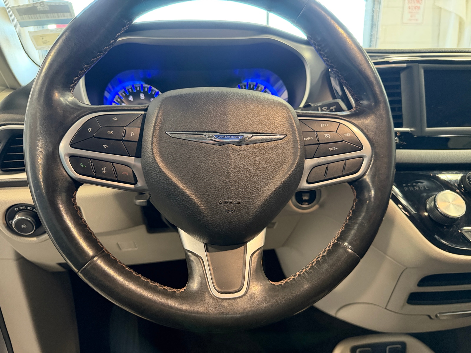 Thumbnail: 2020 Chrysler Pacifica - 4