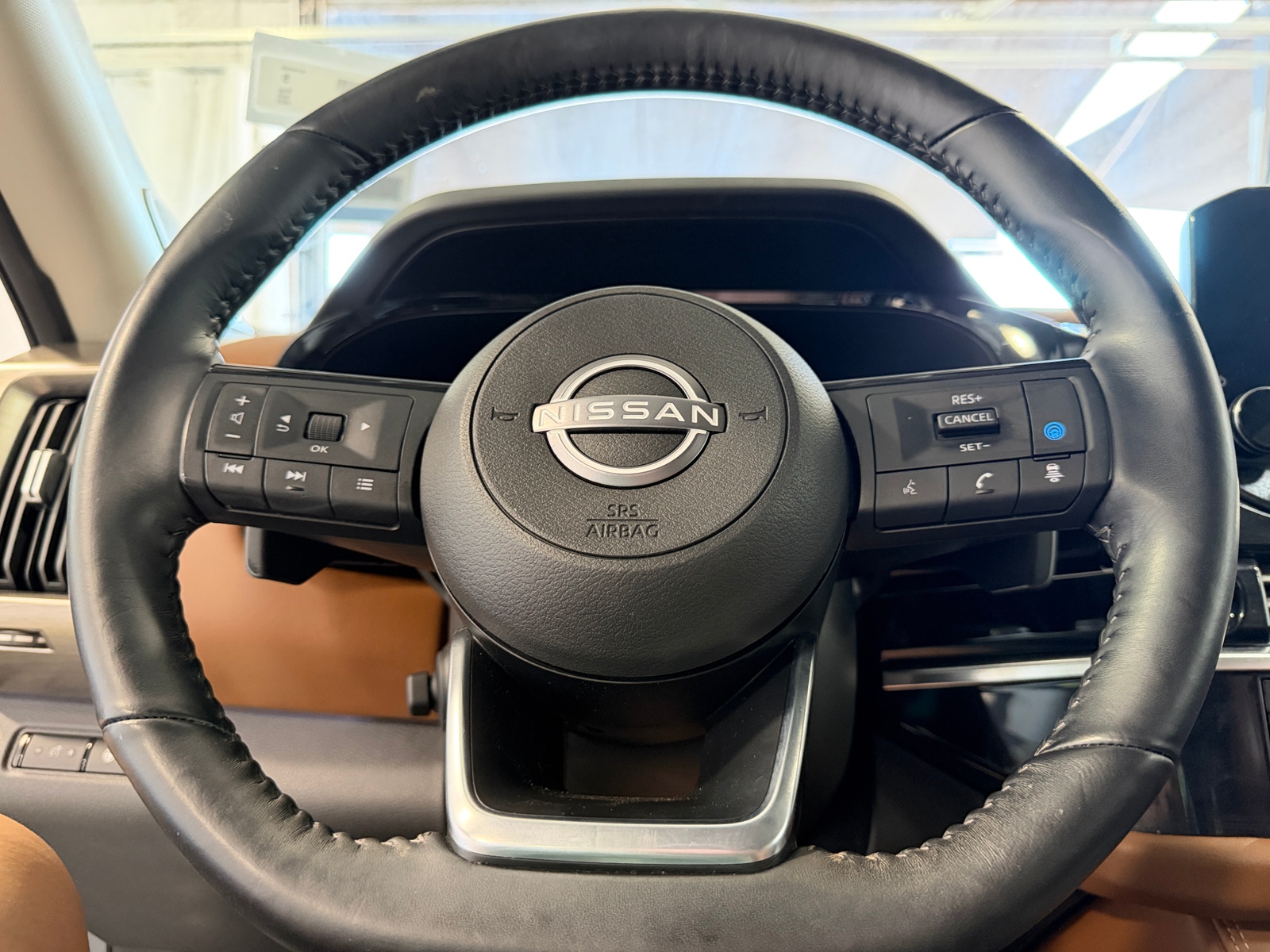 Thumbnail: 2023 Nissan Pathfinder - 4