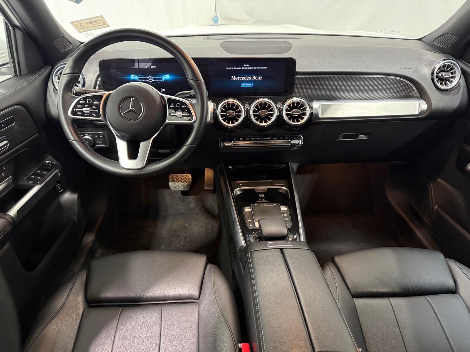Thumbnail: 2022 Mercedes-Benz GLB - 2