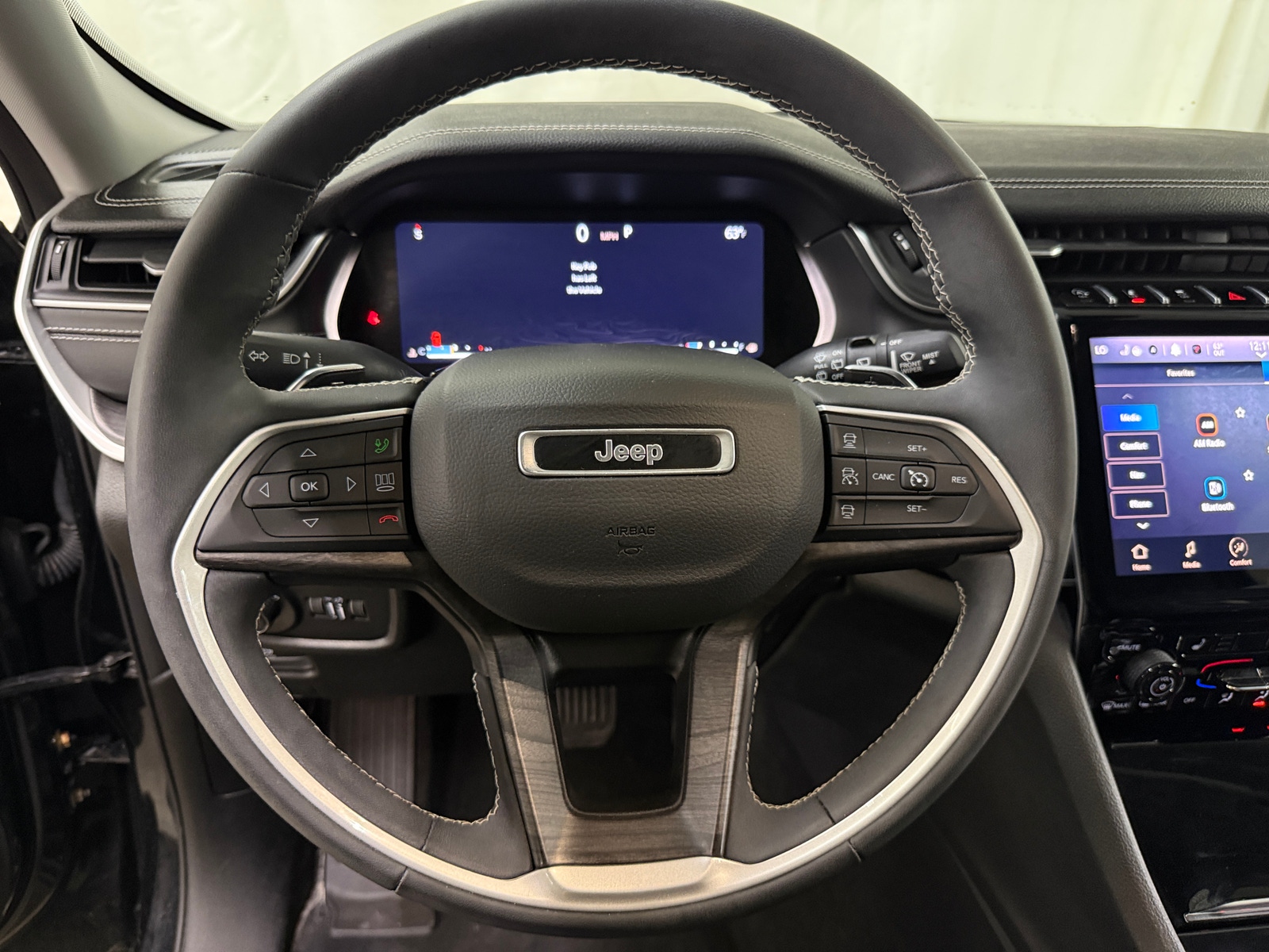 Thumbnail: 2023 Jeep Grand Cherokee - 4