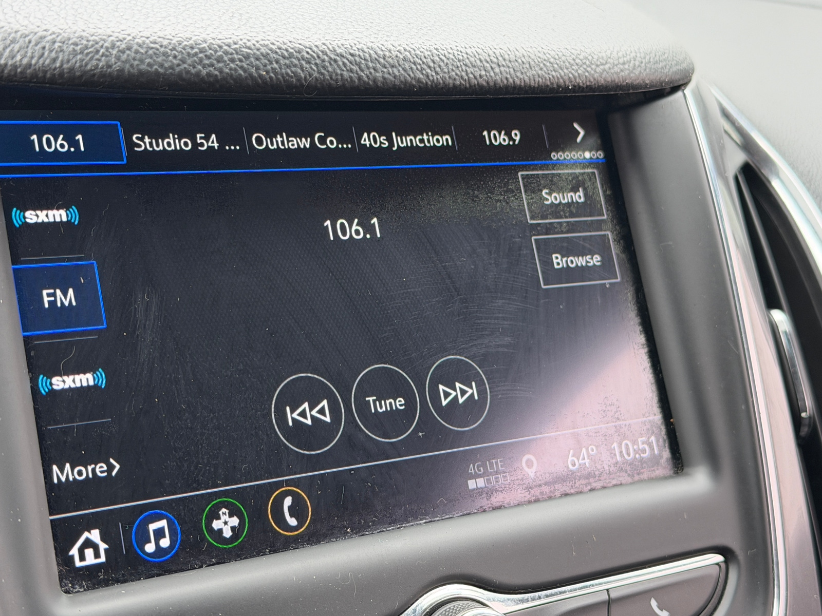 Thumbnail: 2019 Chevrolet Cruze - 4