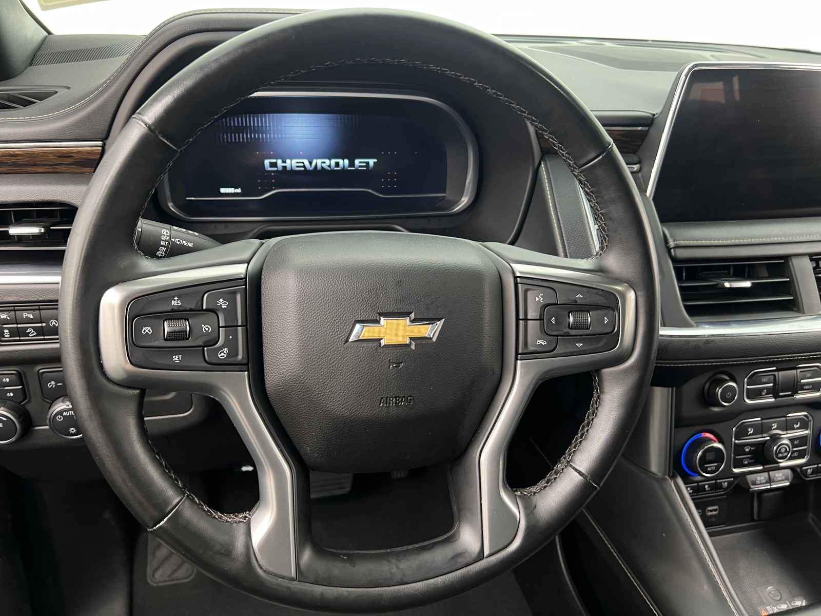 Thumbnail: 2023 Chevrolet Suburban - 4