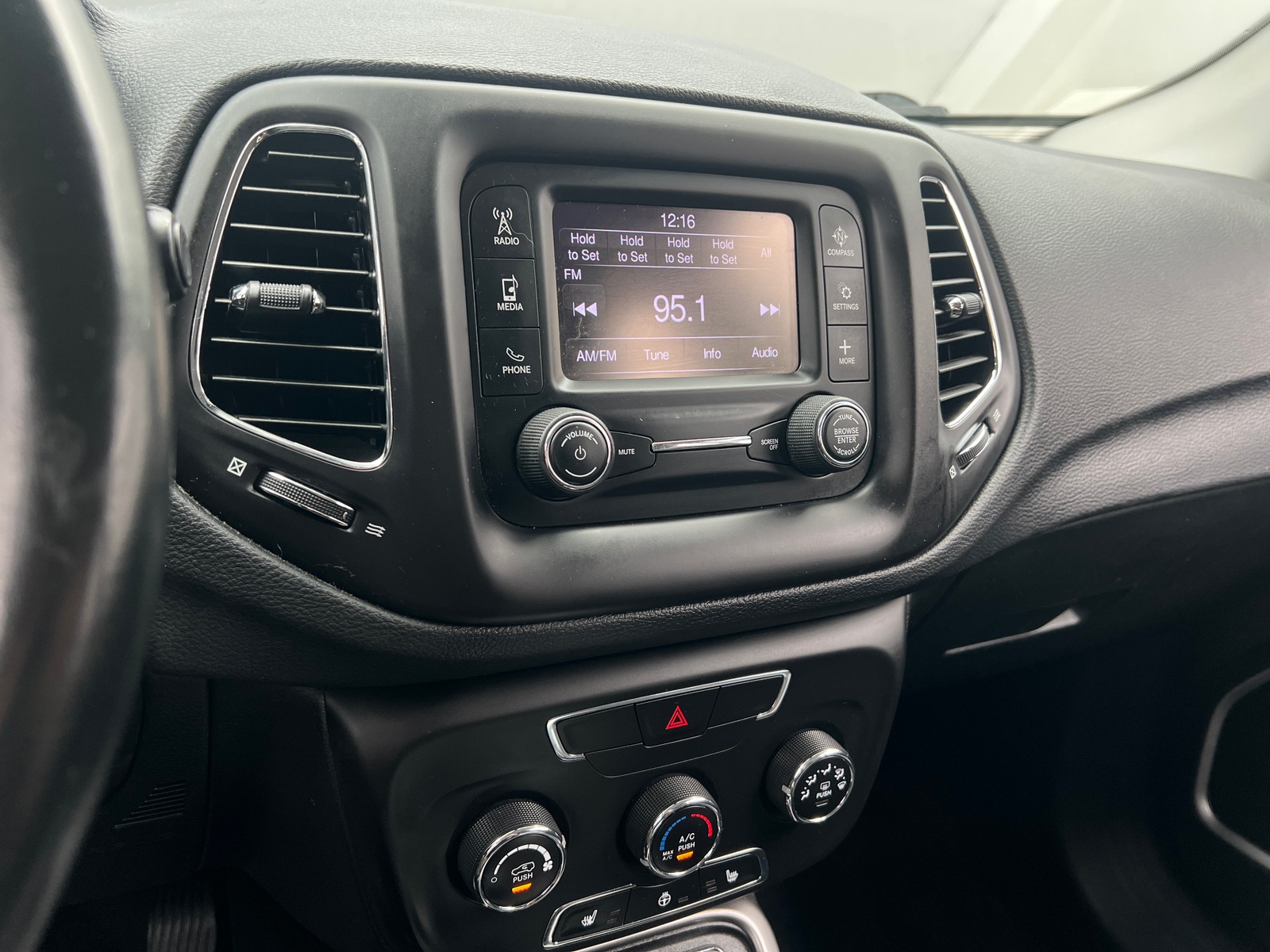 Thumbnail: 2018 Jeep Compass - 4