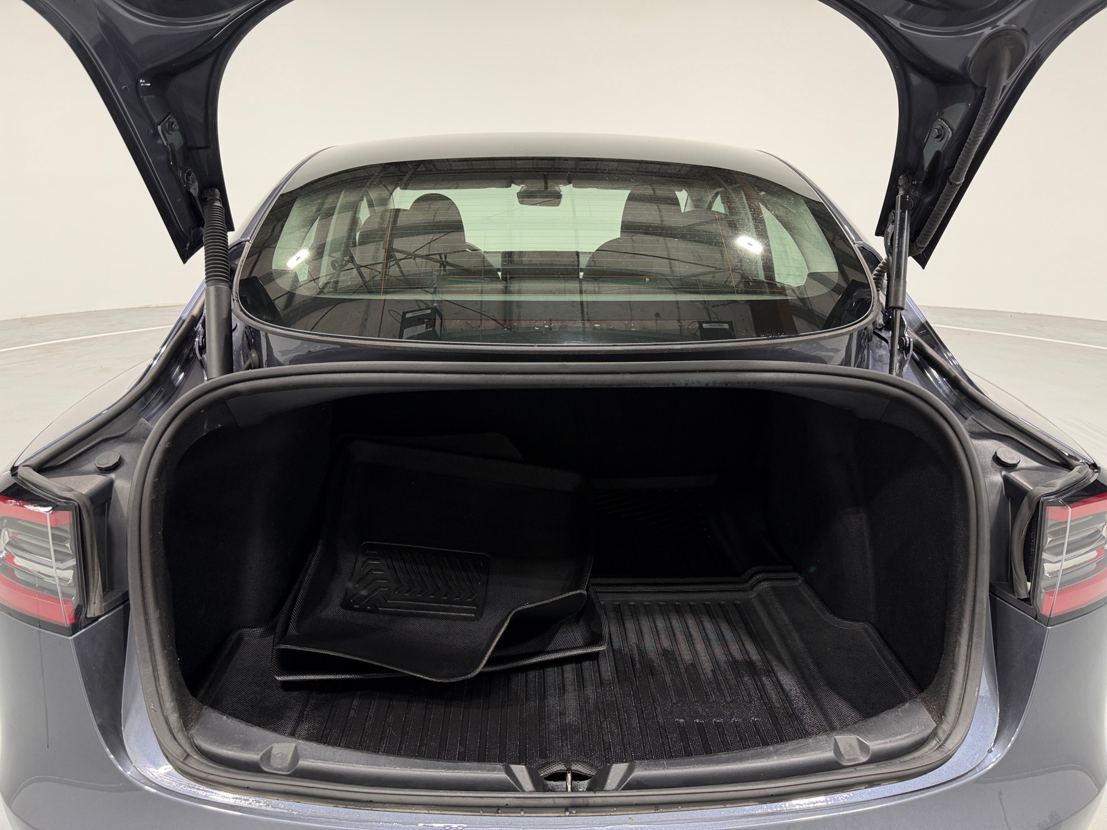 Thumbnail: 2023 Tesla Model 3 - 6