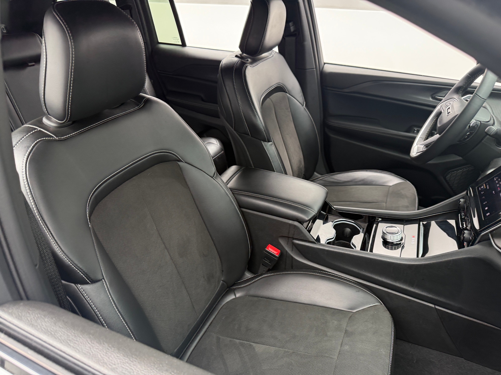Thumbnail: 2023 Jeep Grand Cherokee - 2