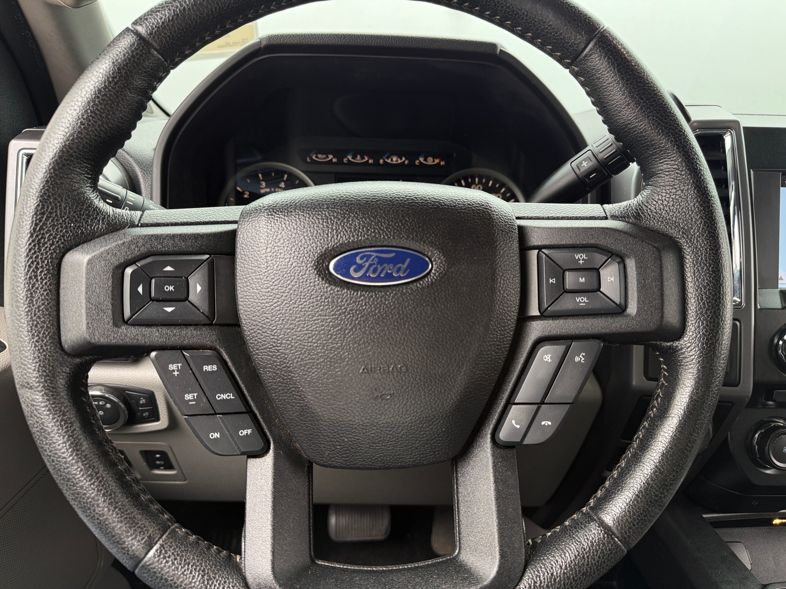 Thumbnail: 2016 Ford Econoline - 5