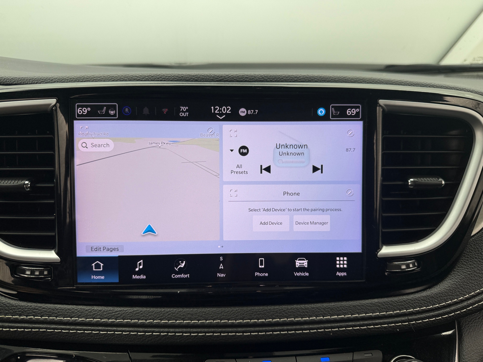 Thumbnail: 2024 Chrysler Pacifica - 3