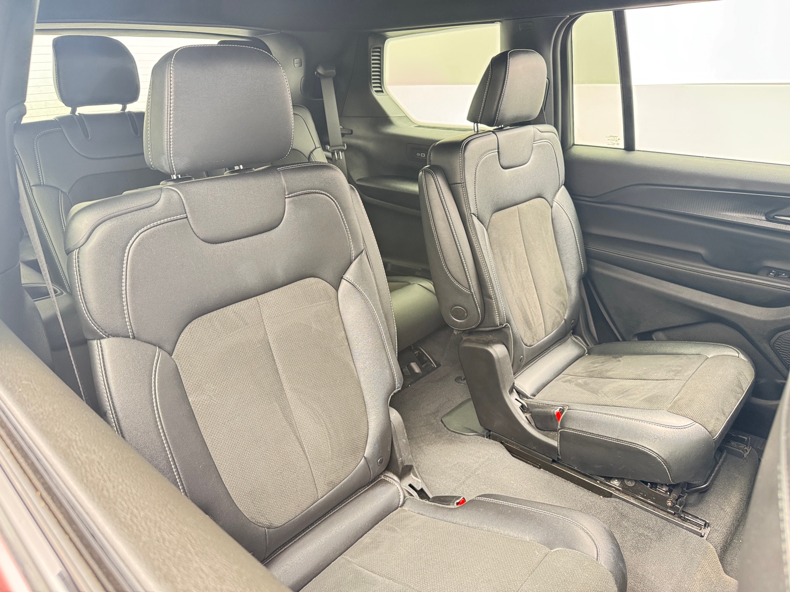 Thumbnail: 2023 Jeep Grand Cherokee L - 5