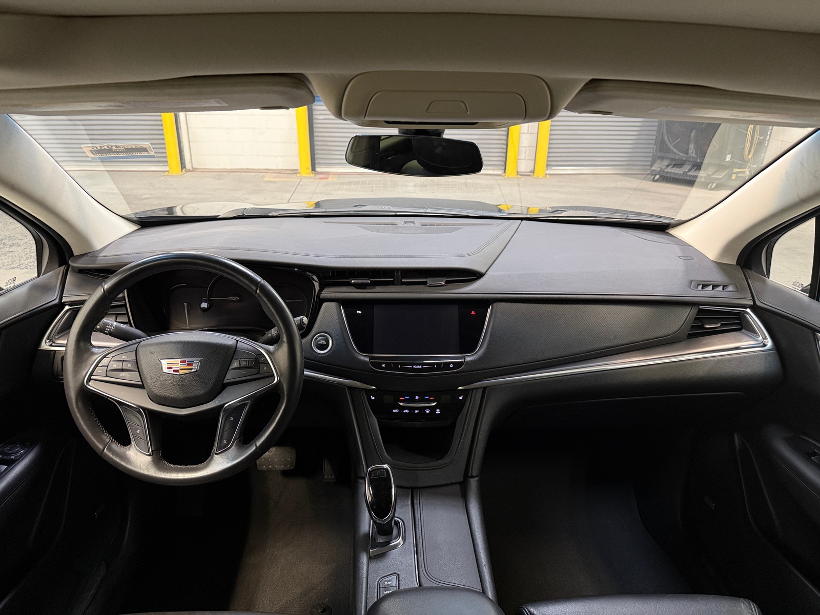 Thumbnail: 2017 Cadillac XT5 - 2