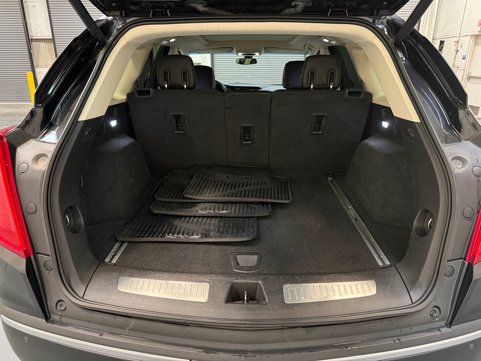 Thumbnail: 2017 Cadillac XT5 - 6