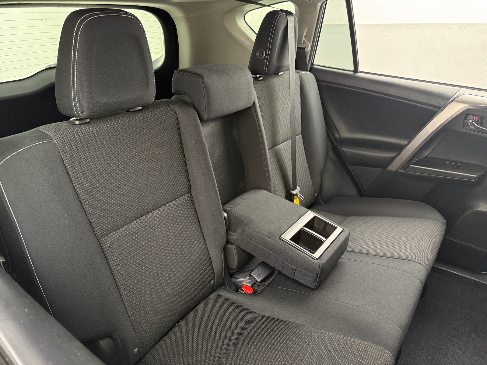 Thumbnail: 2016 Toyota RAV4 - 6