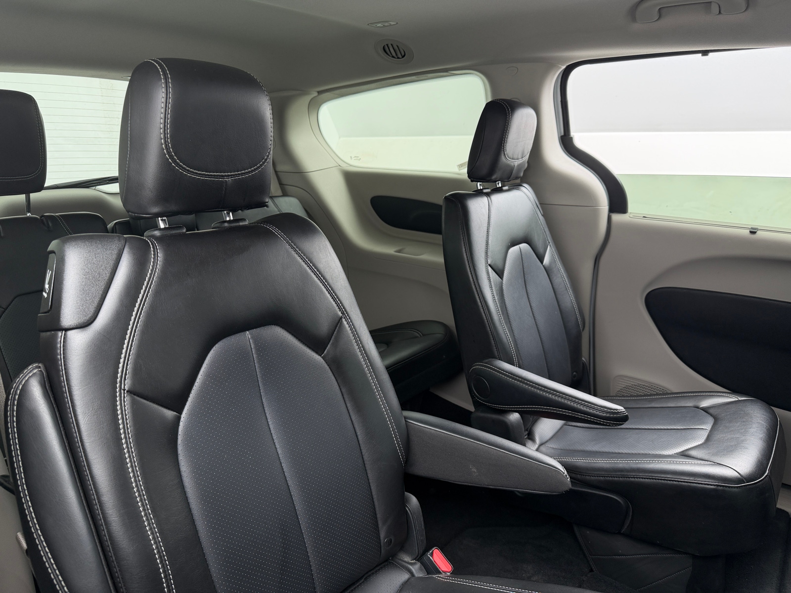 Thumbnail: 2024 Chrysler Pacifica - 5