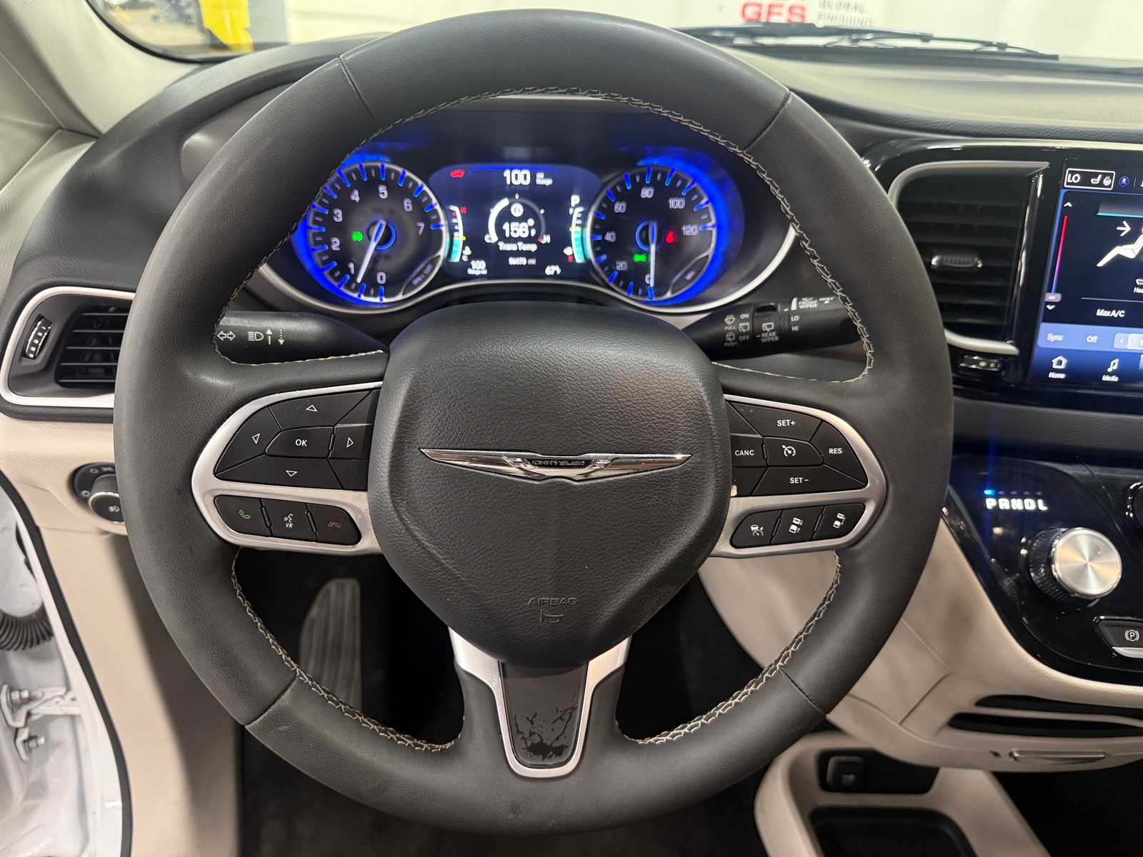 Thumbnail: 2024 Chrysler Pacifica - 4