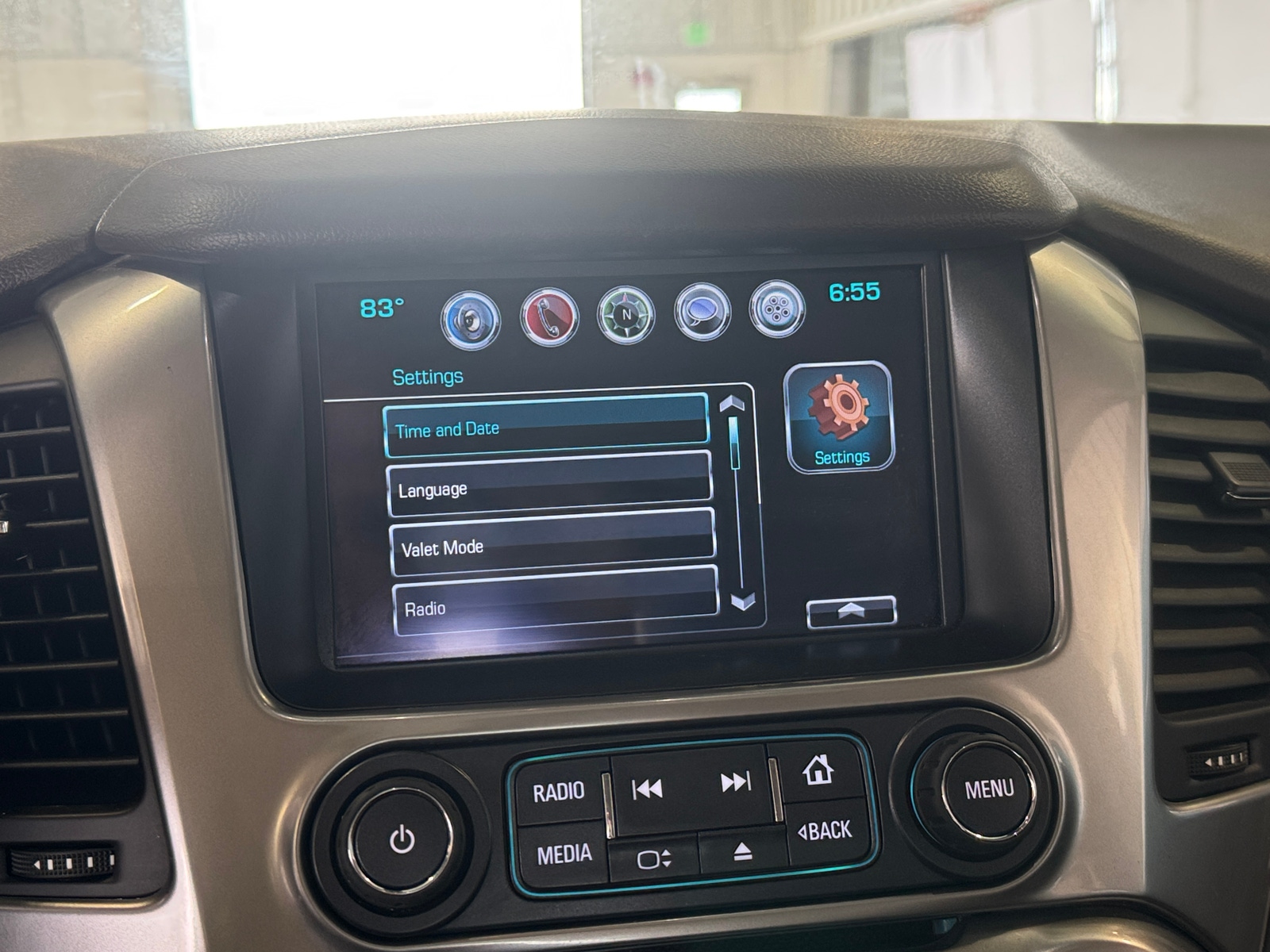 Thumbnail: 2016 Chevrolet Tahoe - 3
